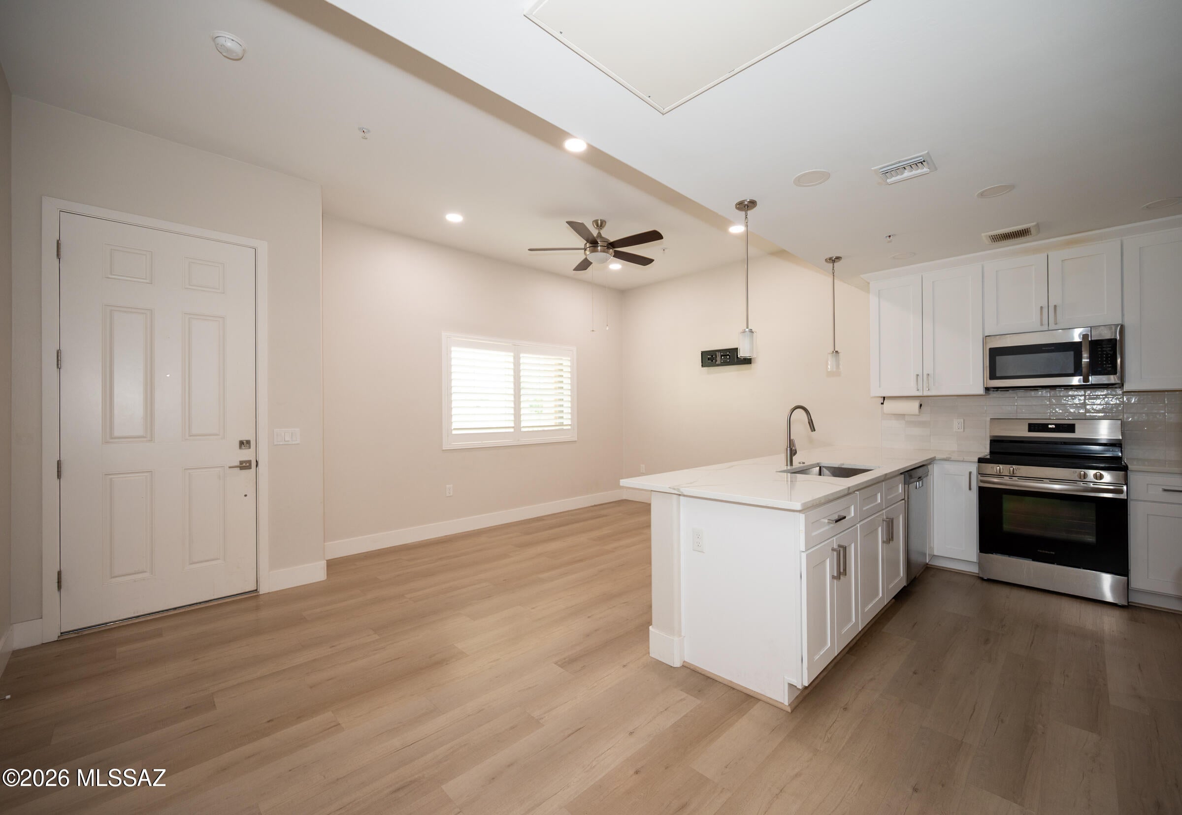Placita Escondida Bldgs 18-20 Units 1-204 - Residential Lease