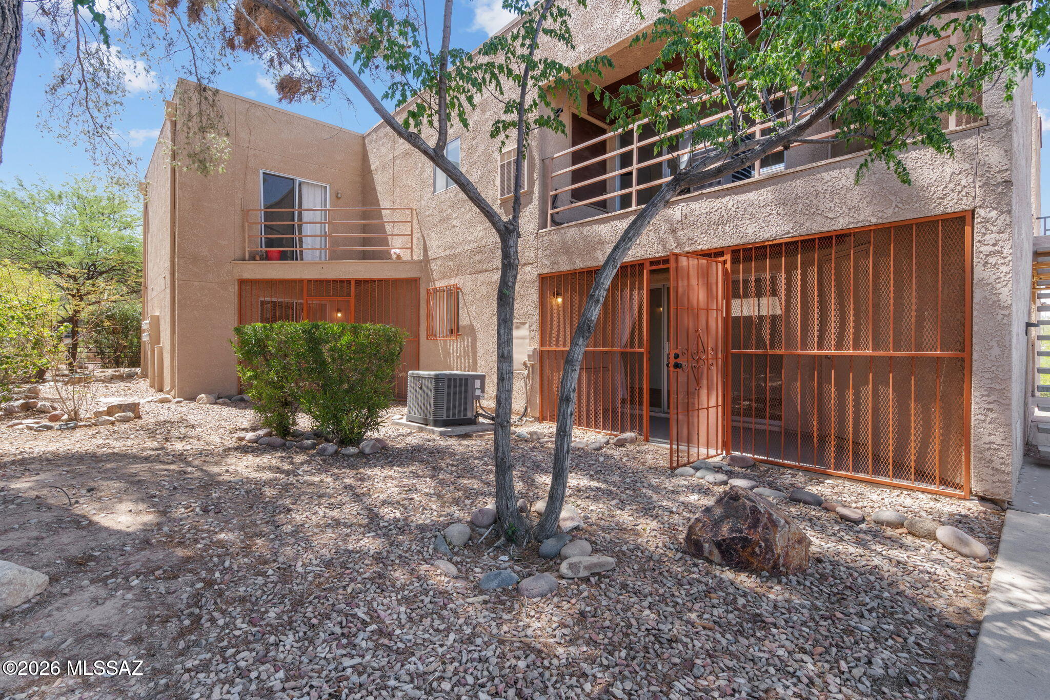 La Vida - Residential