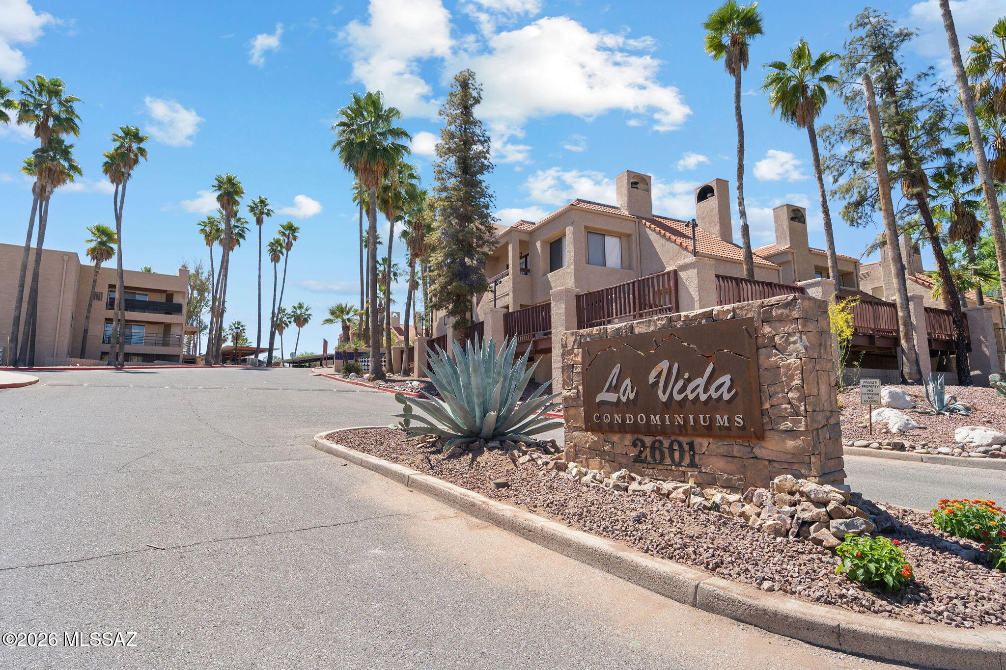 La Vida - Residential