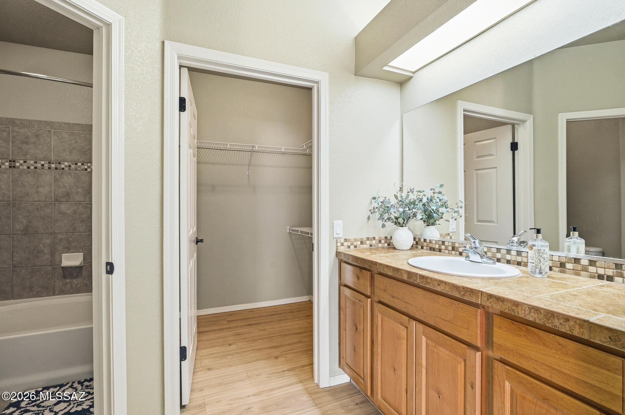 Pinnacle Canyon Condominium - Residential