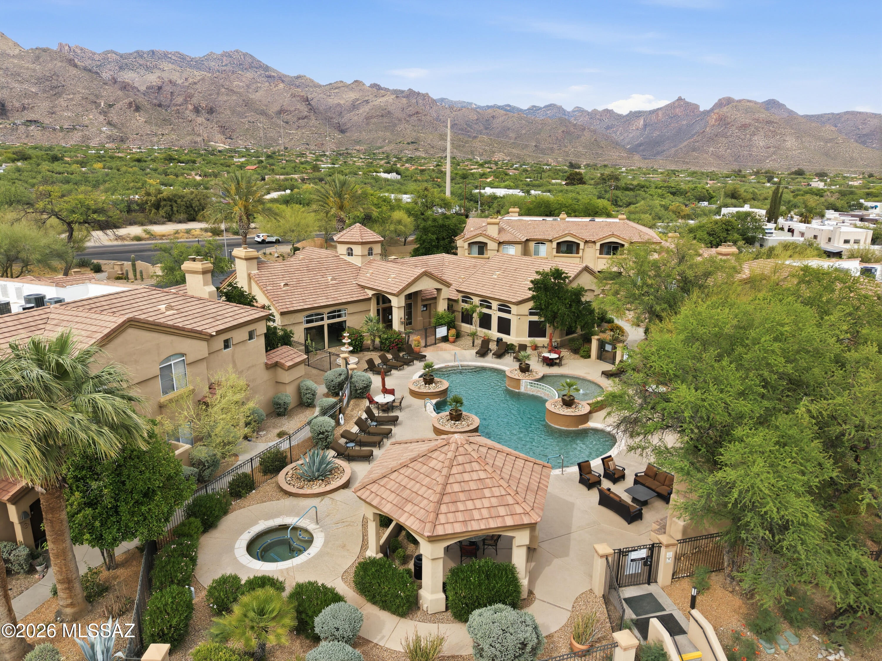 Pinnacle Canyon Condominium - Residential