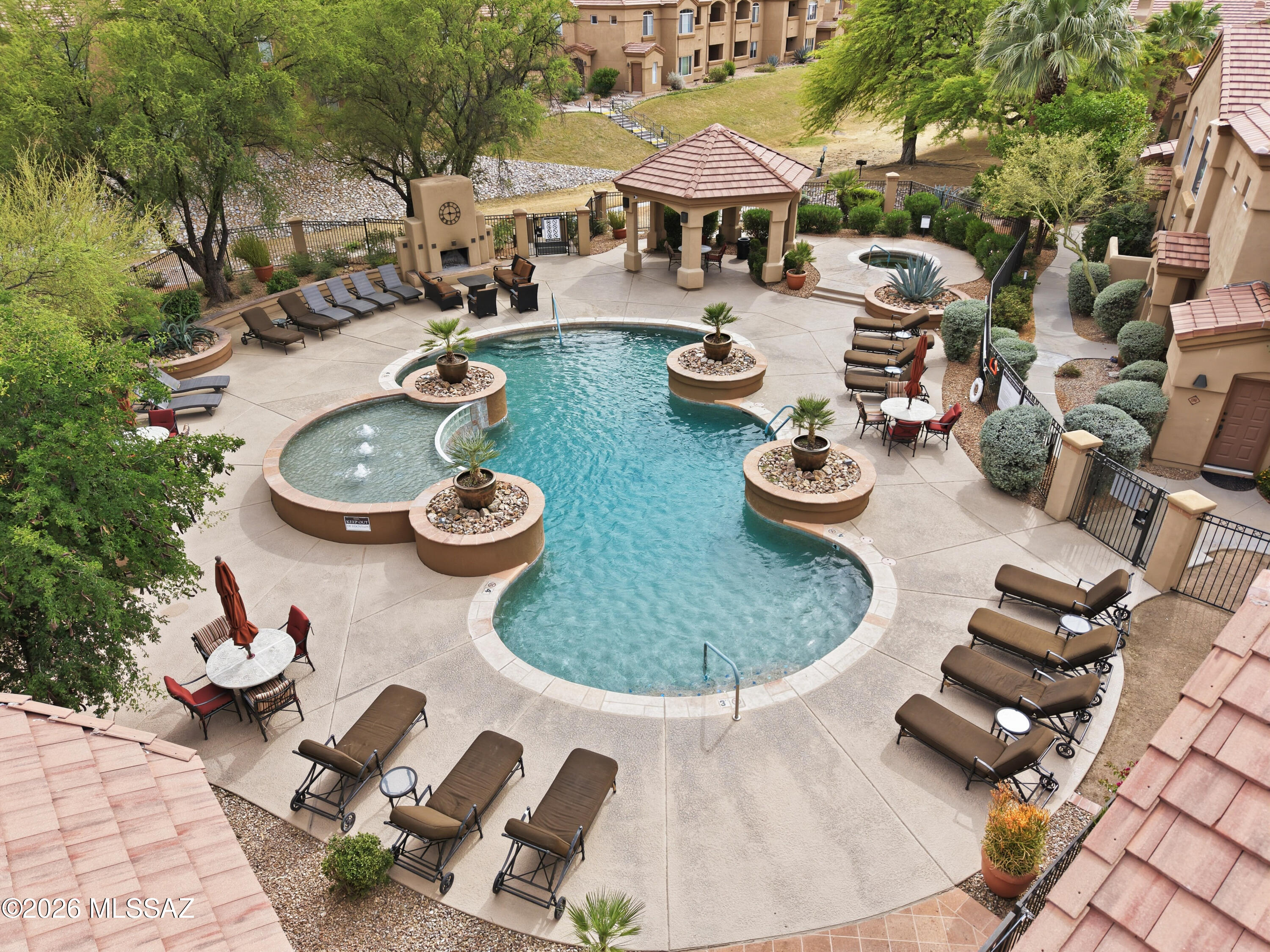 Pinnacle Canyon Condominium - Residential