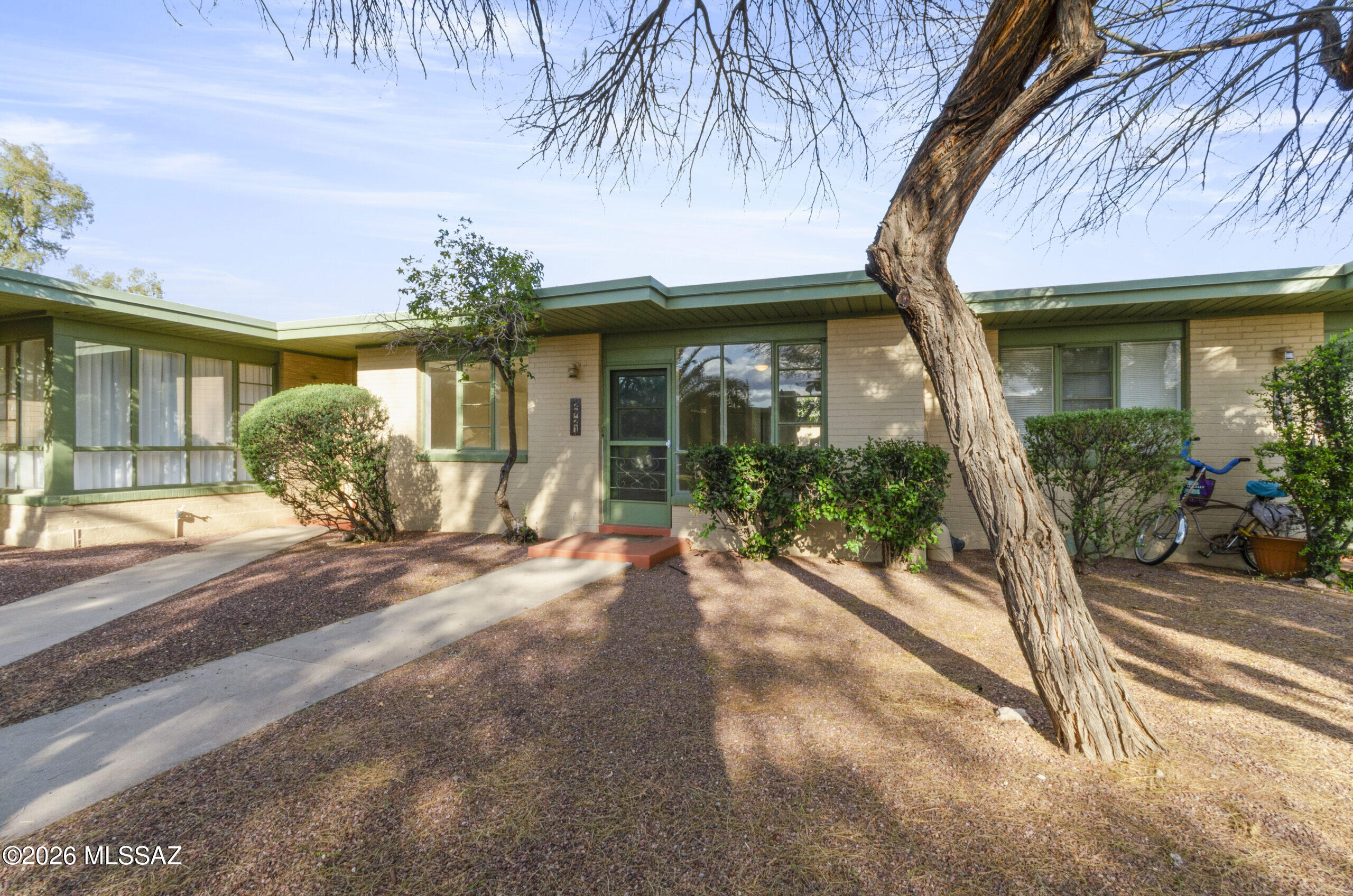 Charming 1-bedroom, 1-bath home in Tucson featuring all-tile floors and abundant natural sunlight throughout. The kitchen includes a new stove and new refrigerator, and the bathroom showcases a retro design that adds character. Located in a neighborhood setting, this compact residence offers easy-to-maintain finishes and a bright, welcoming interior. 
All TR Realty residents are enrolled in the Resident Benefits Package (RBP) for $55.00/month