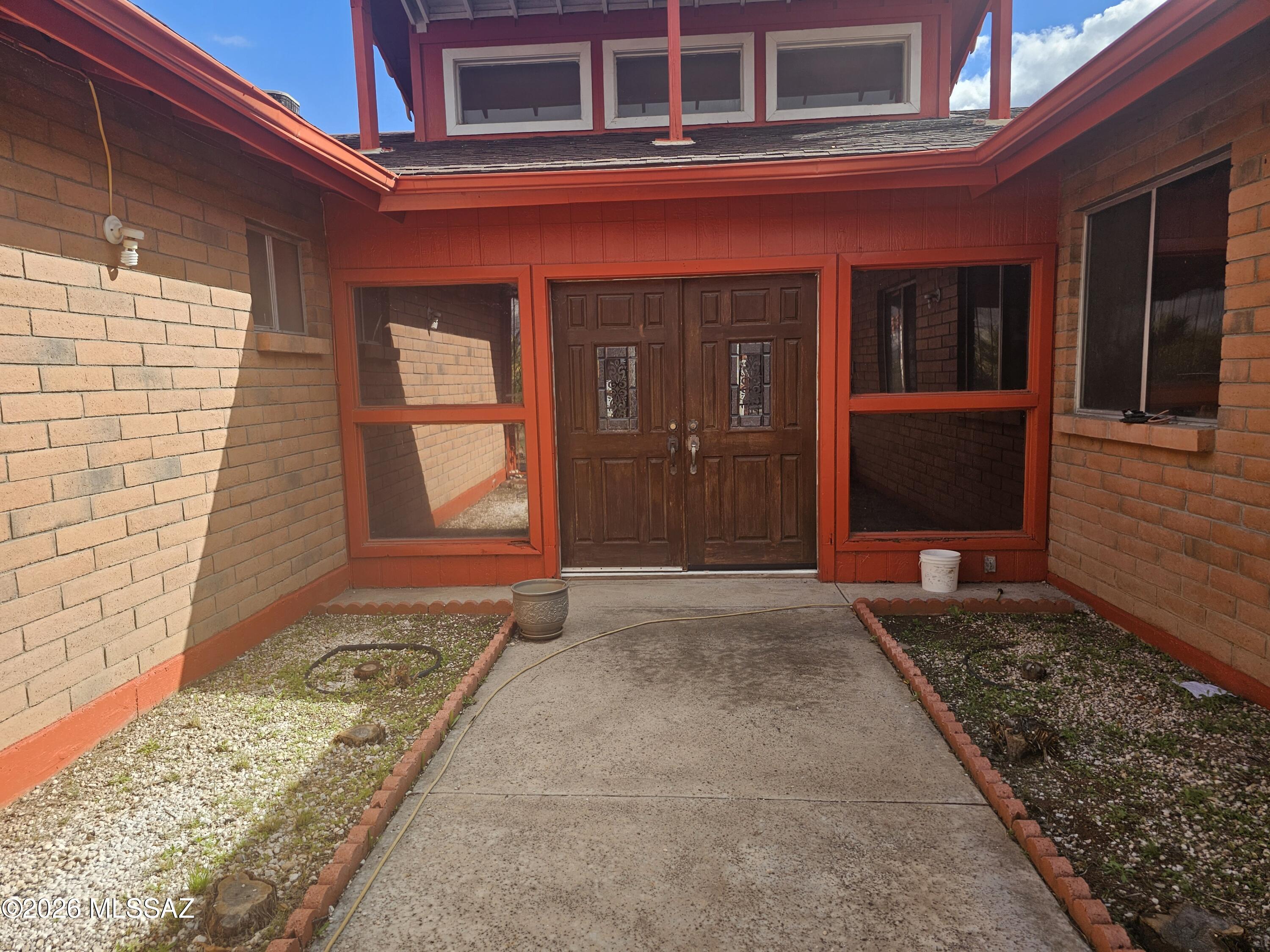 This 2,291 sq. ft. AS IS , 4-bedroom 2 bedrooms are primary suite, split bedroom, 3-bath fixer-upper is a spacious, potentially classic, one-story family home featuring a, cozy, traditional layout. It includes a, wooden fireplace-anchored living room, a formal dining area, a large kitchen, a separate breakfast area, plus a dedicated laundry room and ample. Exterior: The home features a, large , yard ideal for gardening covered, porch or patio . Fixer-Upper Potential This spacious, 2291 allows for significant, renovation, allowing for updated, open-concept living, custom kitchen upgrades and modernized fixtures.
