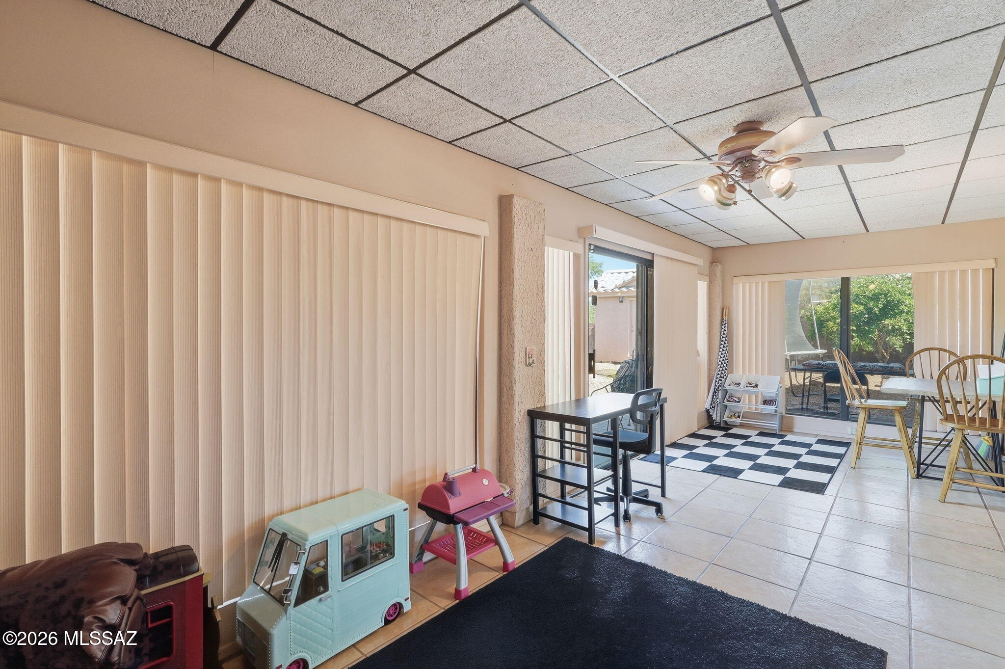 Colonias La Canada (83-219) - Residential