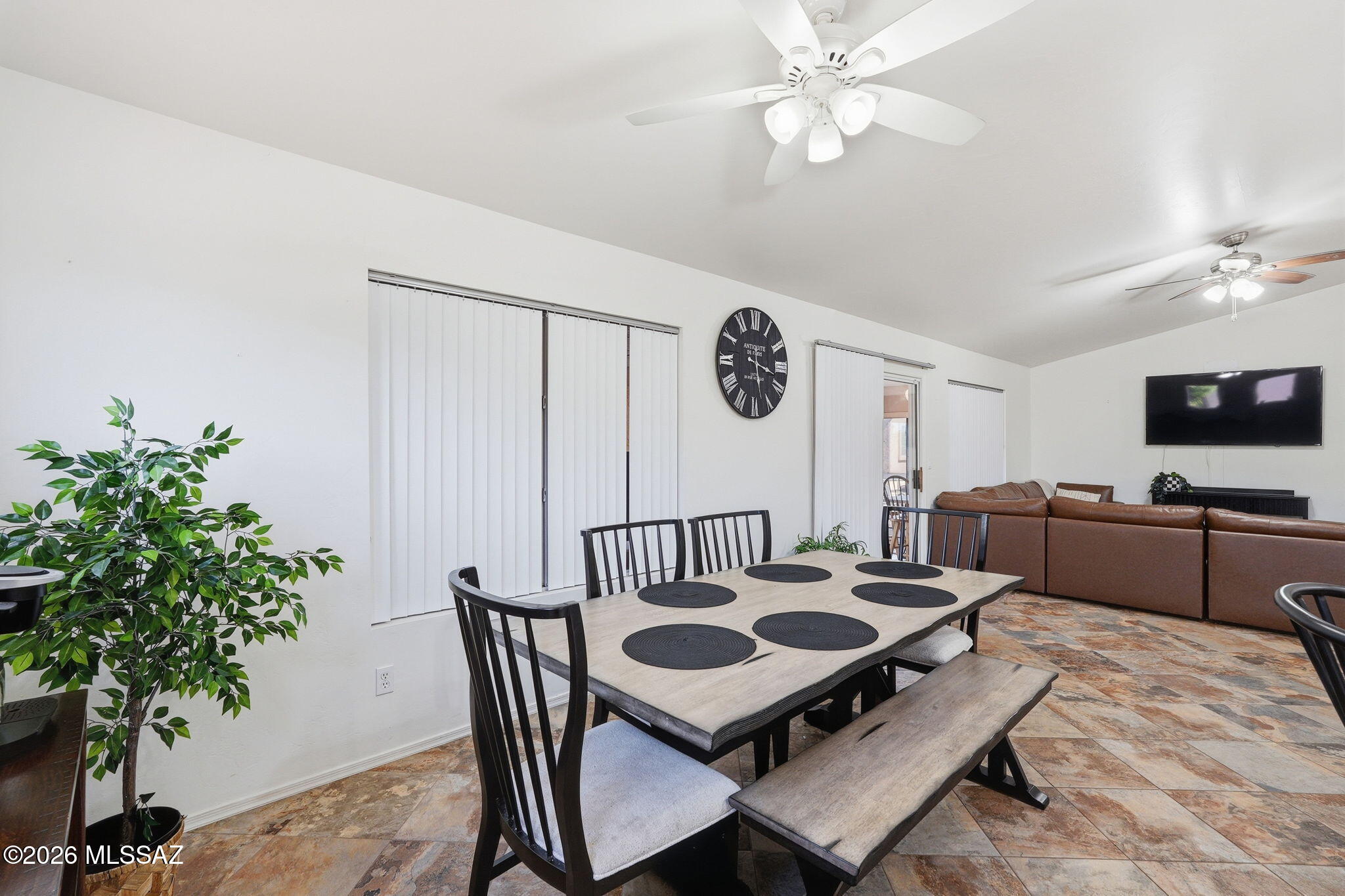 Colonias La Canada (83-219) - Residential