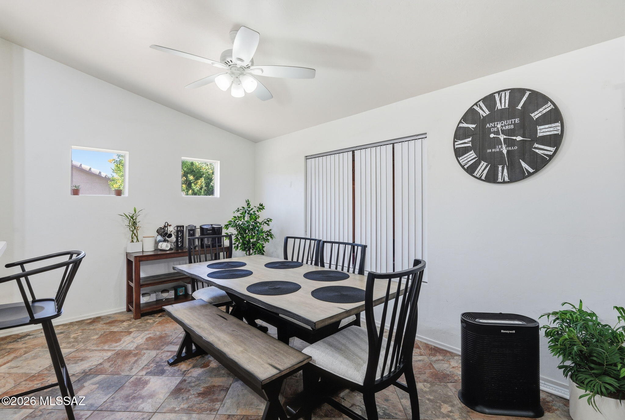 Colonias La Canada (83-219) - Residential