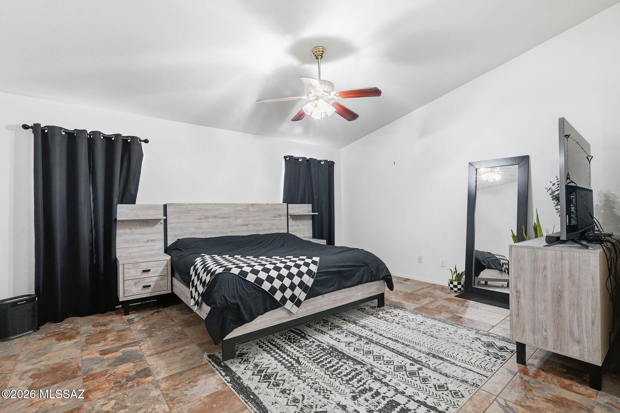 Colonias La Canada (83-219) - Residential