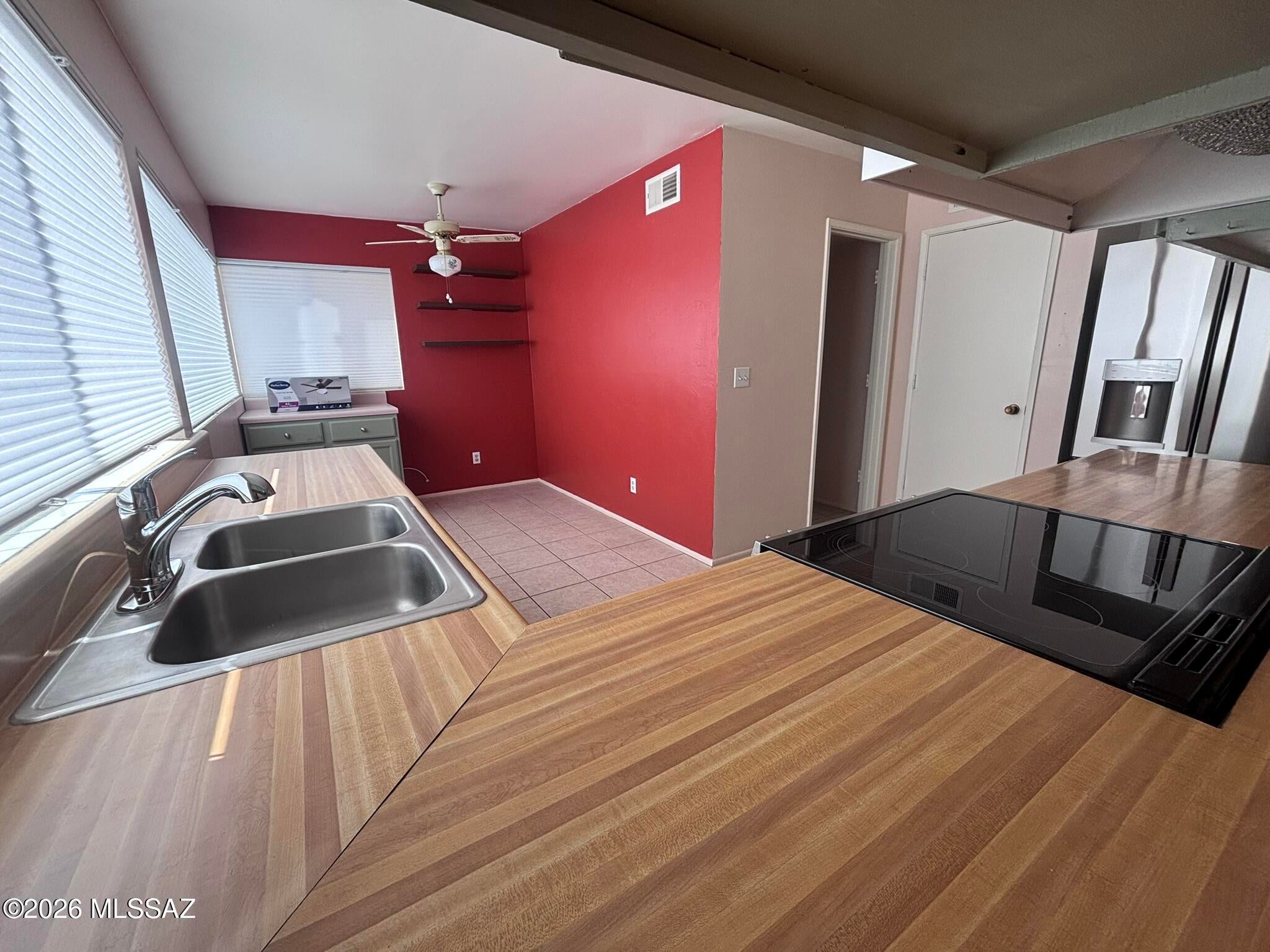 Broadway East (1-112) - Residential Lease
