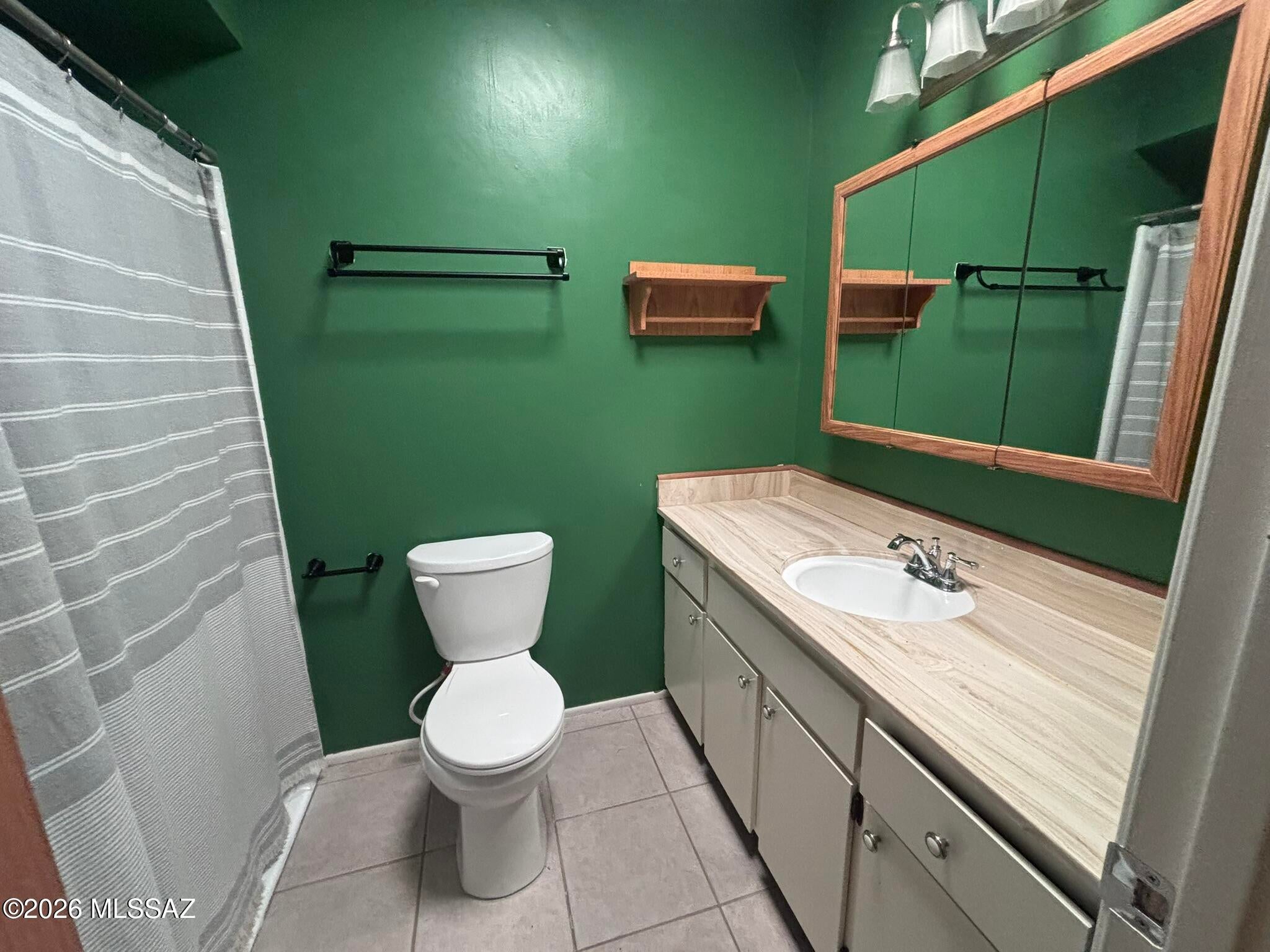 Broadway East (1-112) - Residential Lease