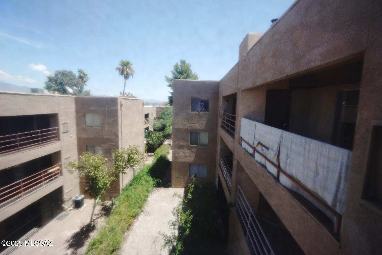 La Vida - Residential