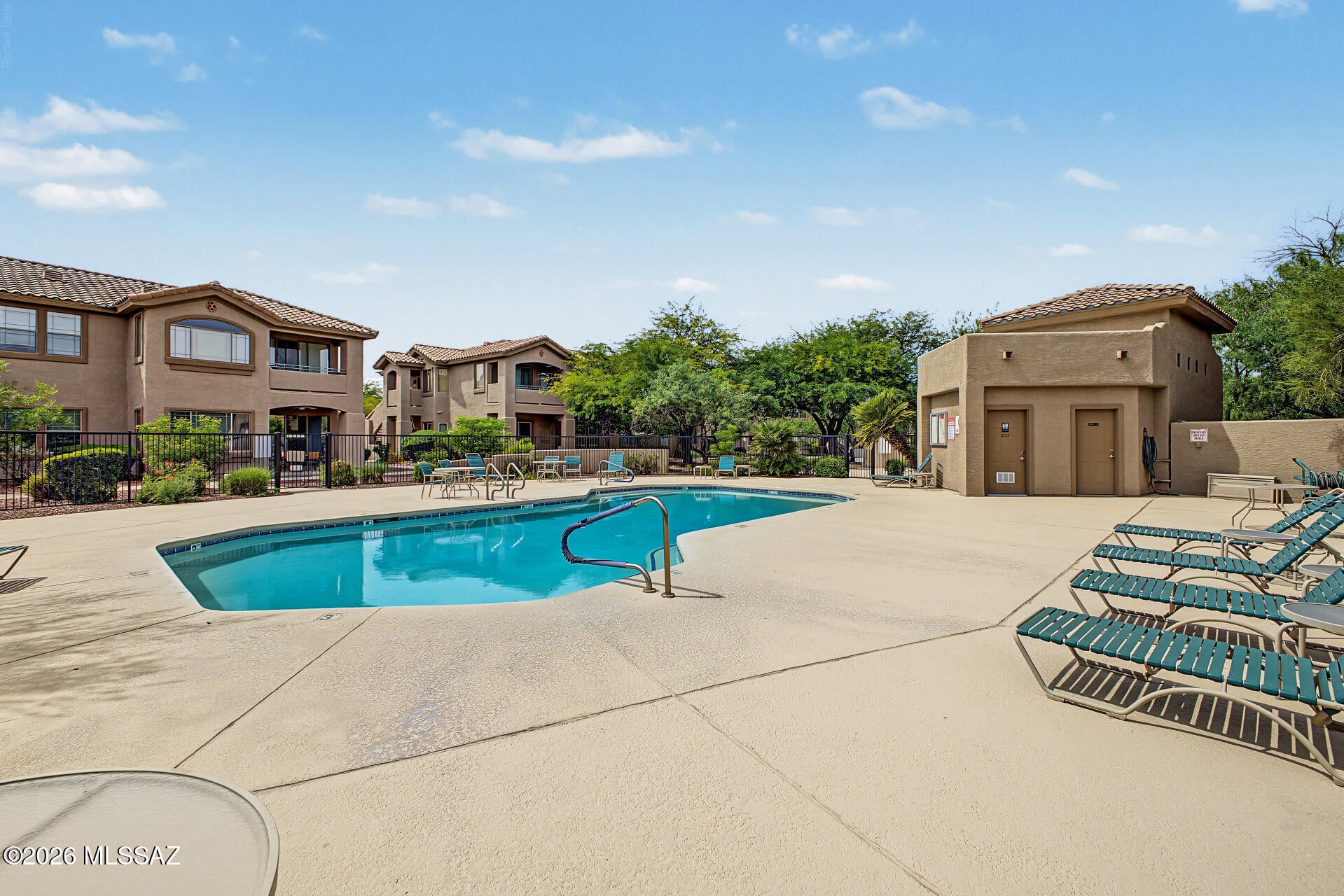 Vistoso Golf Casitas II, A Condominium (101-116, 201-216) - Residential