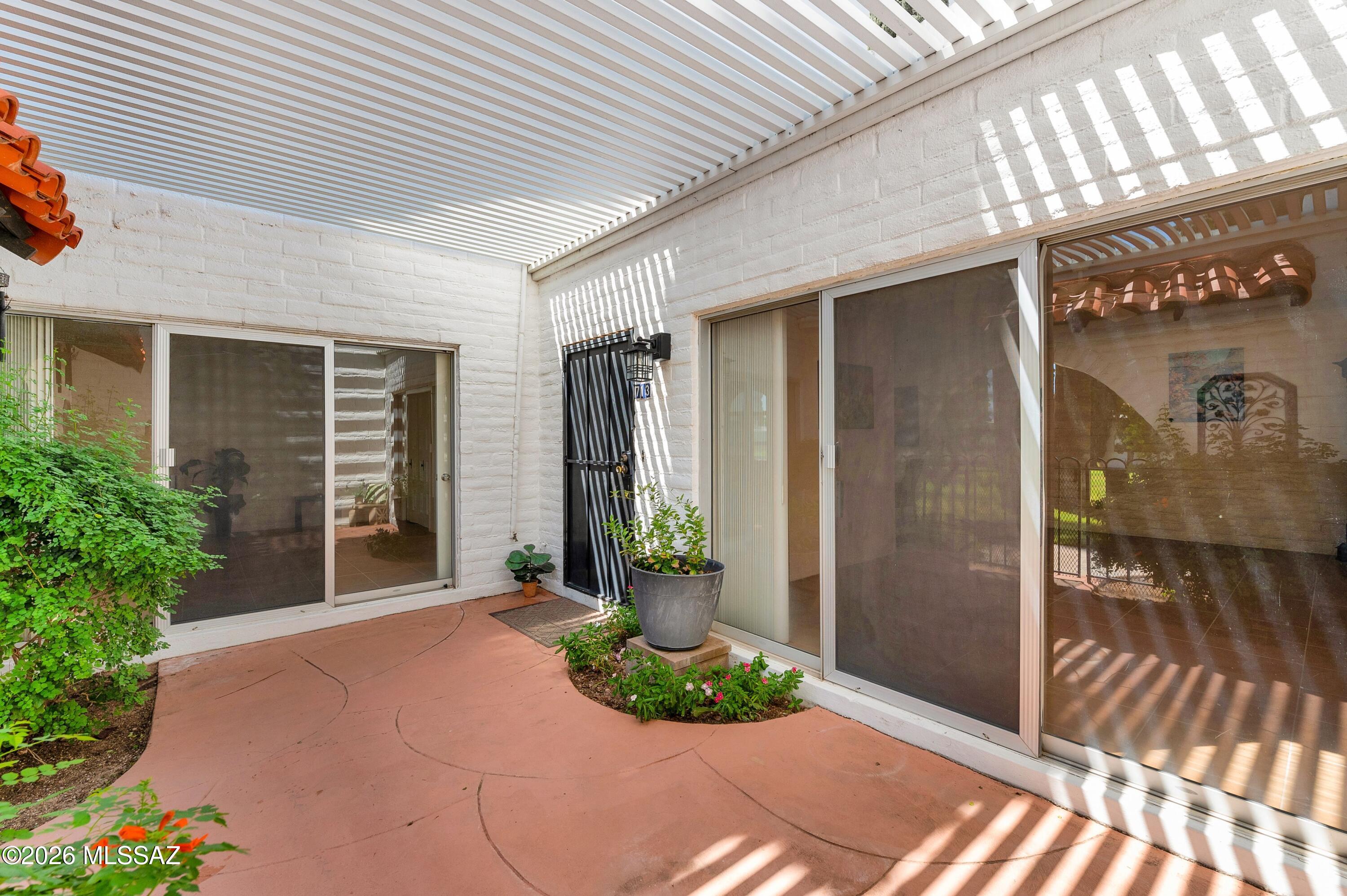 Las Lomitas (1) - Residential