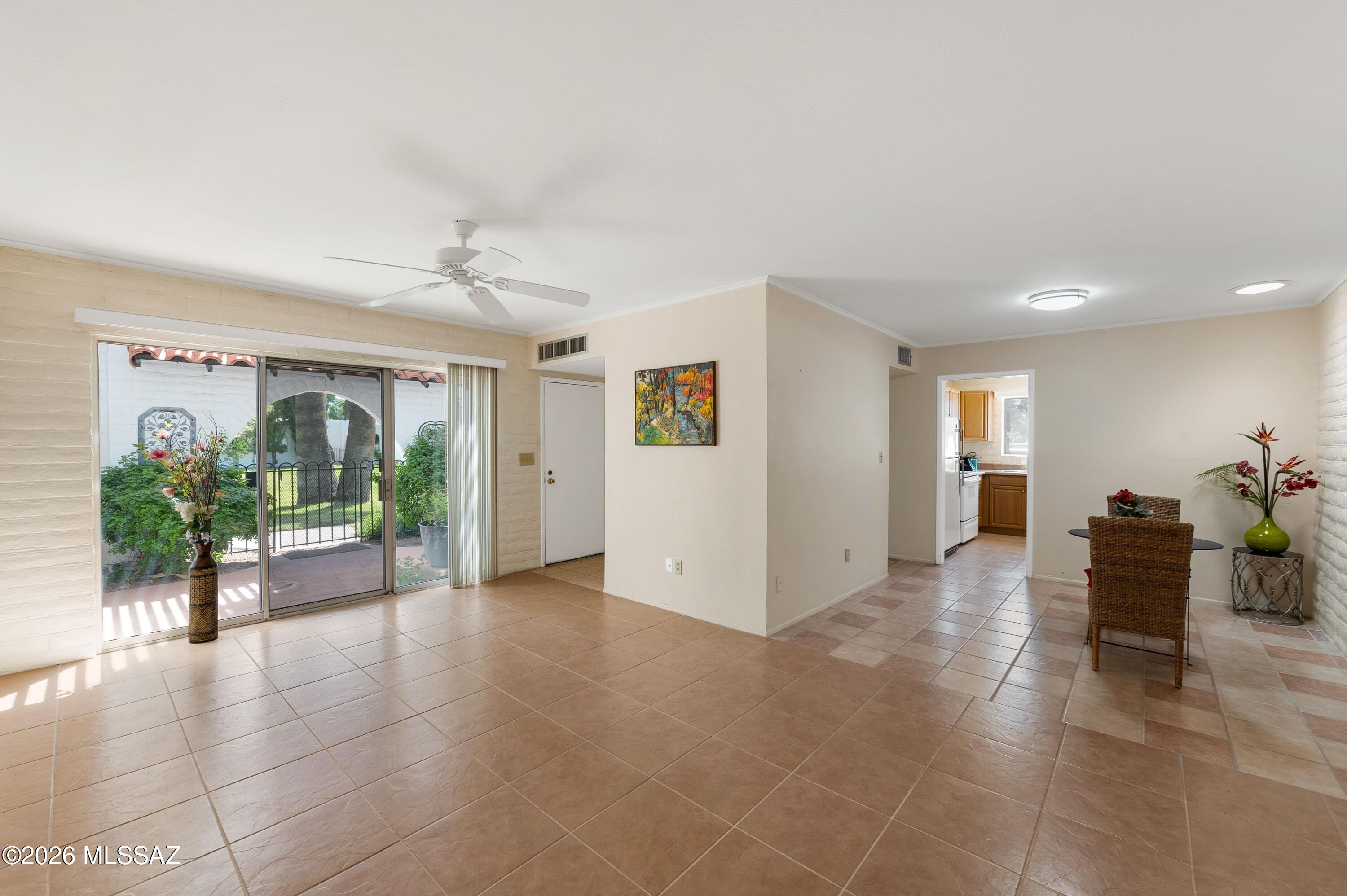 Las Lomitas (1) - Residential