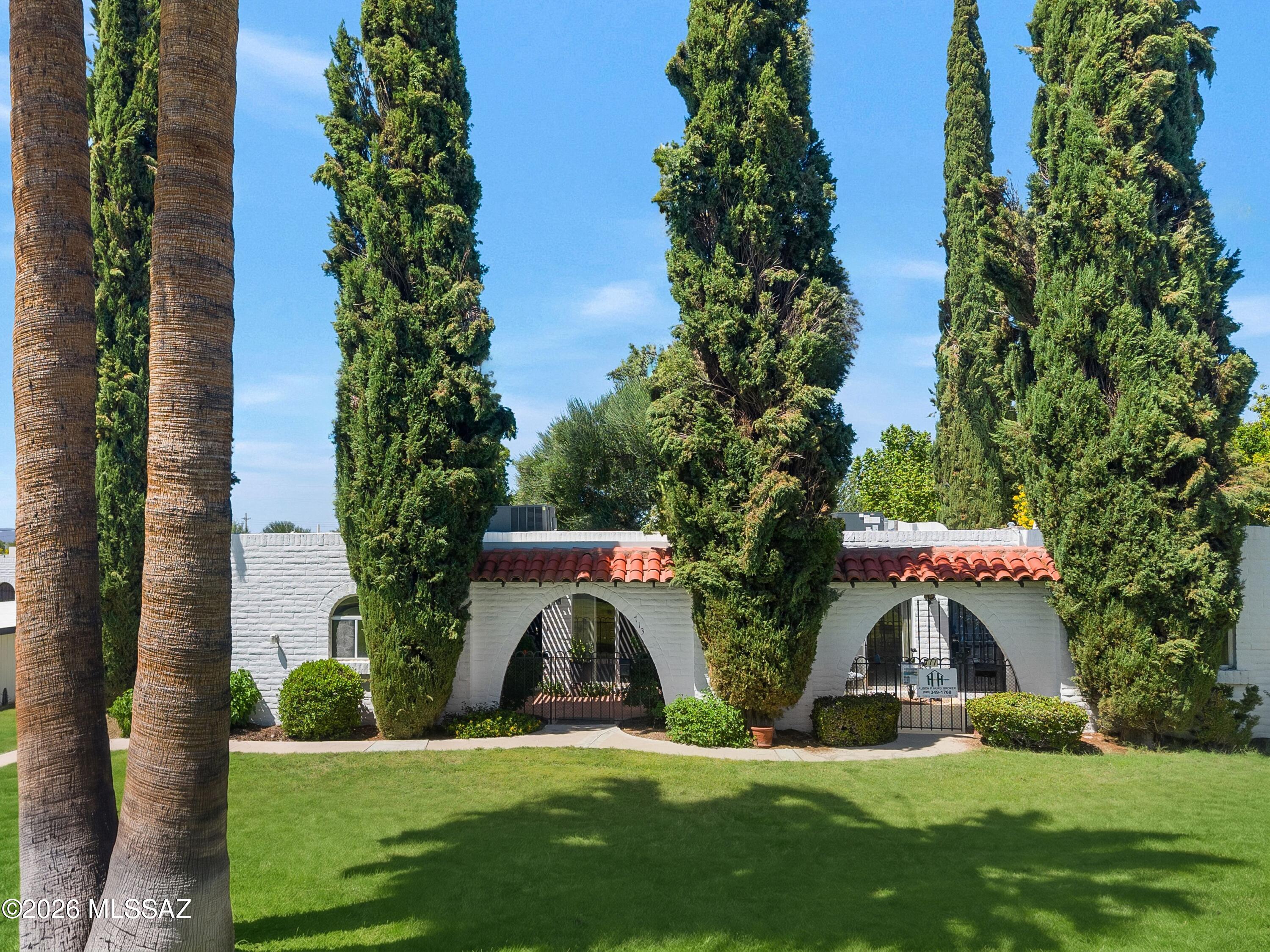 Las Lomitas (1) - Residential