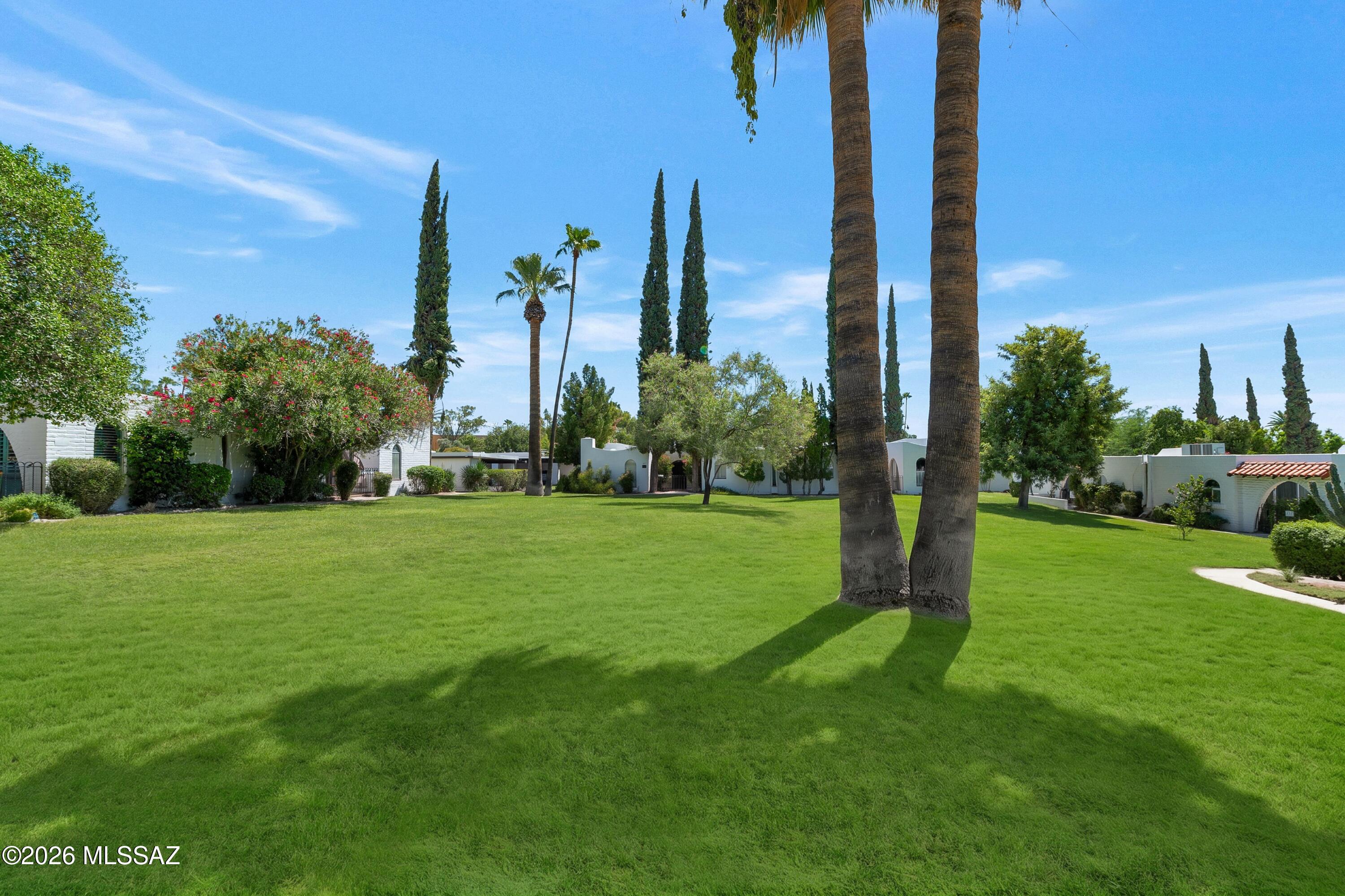 Las Lomitas (1) - Residential