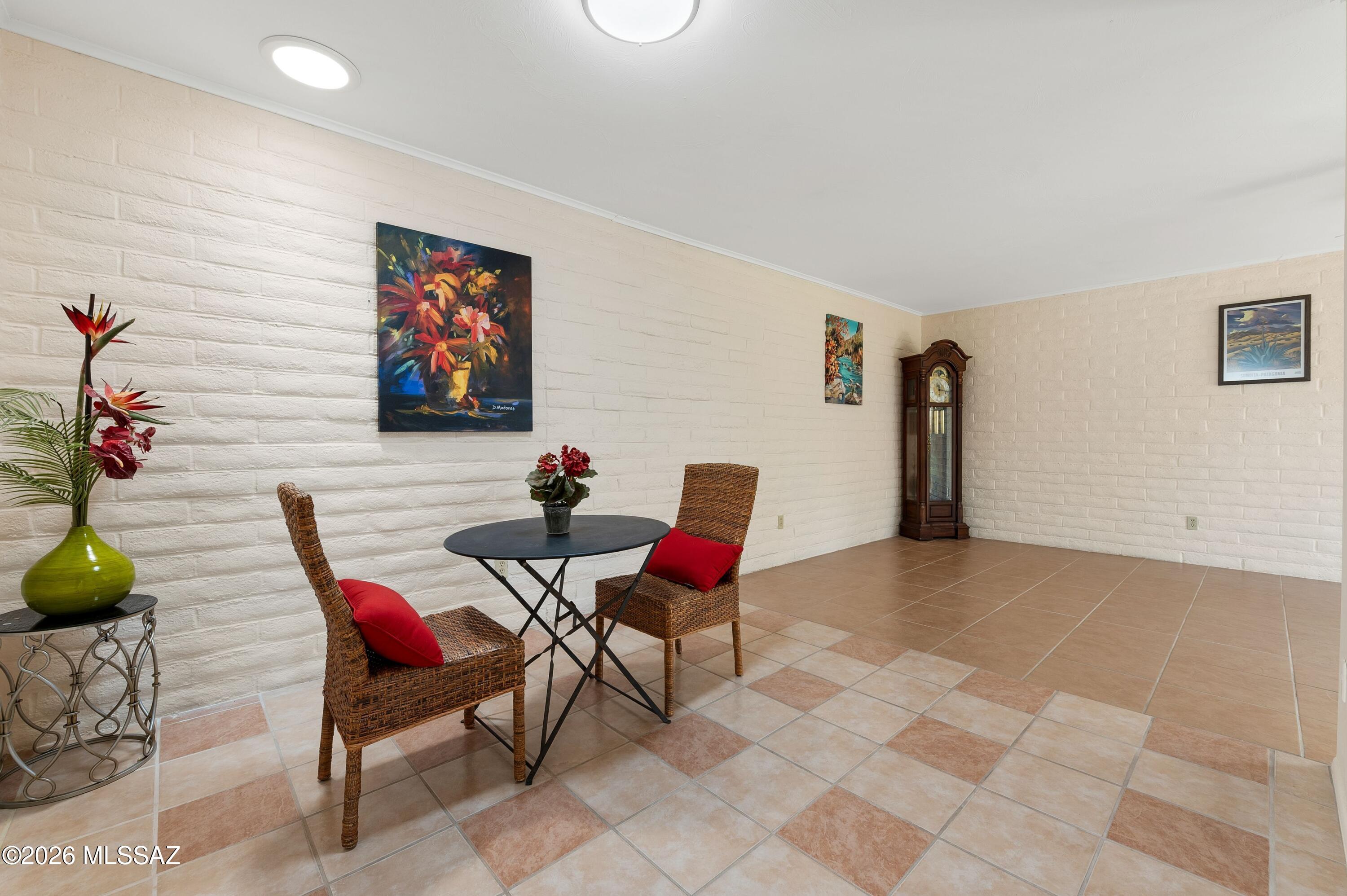 Las Lomitas (1) - Residential