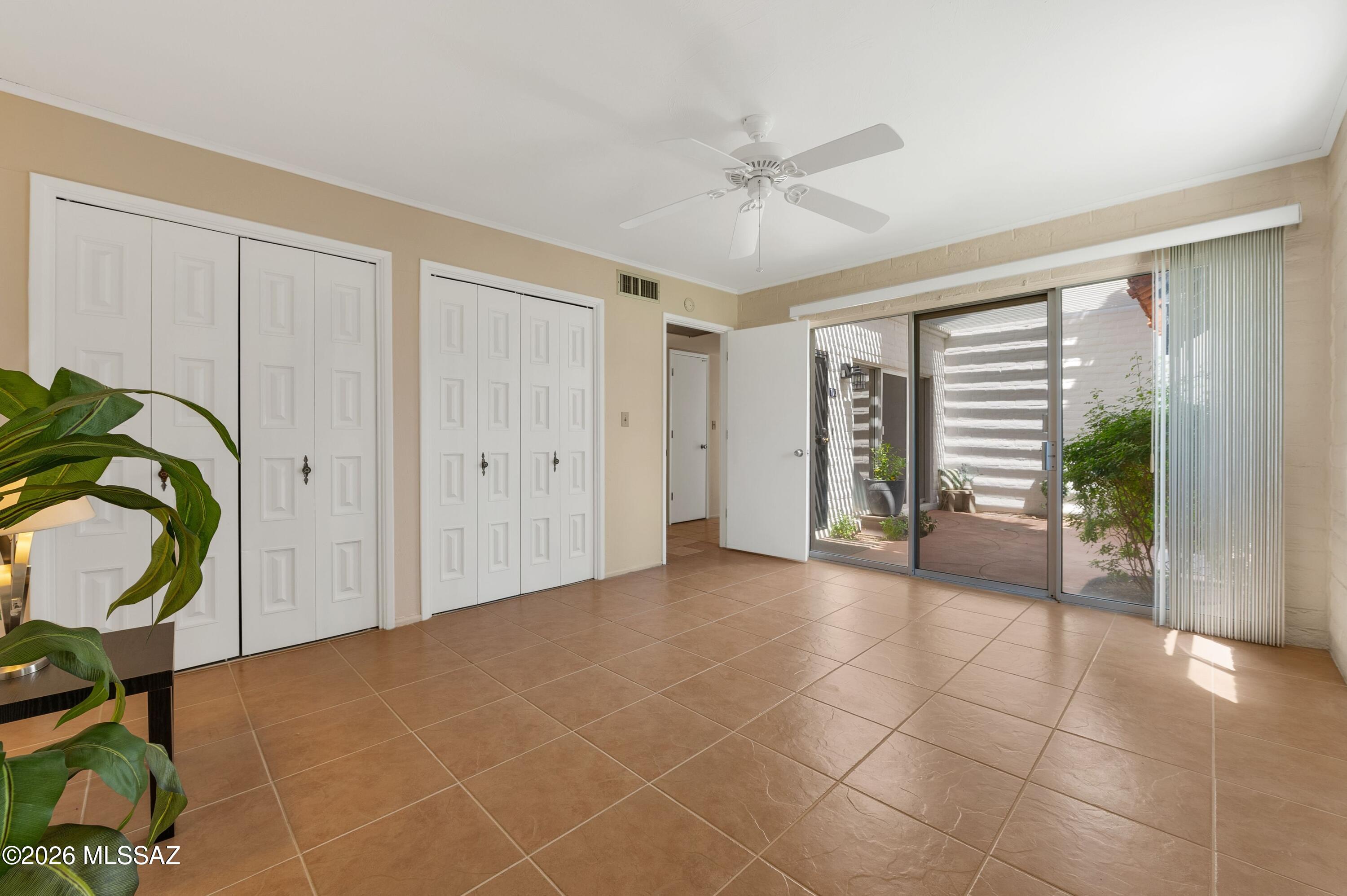 Las Lomitas (1) - Residential