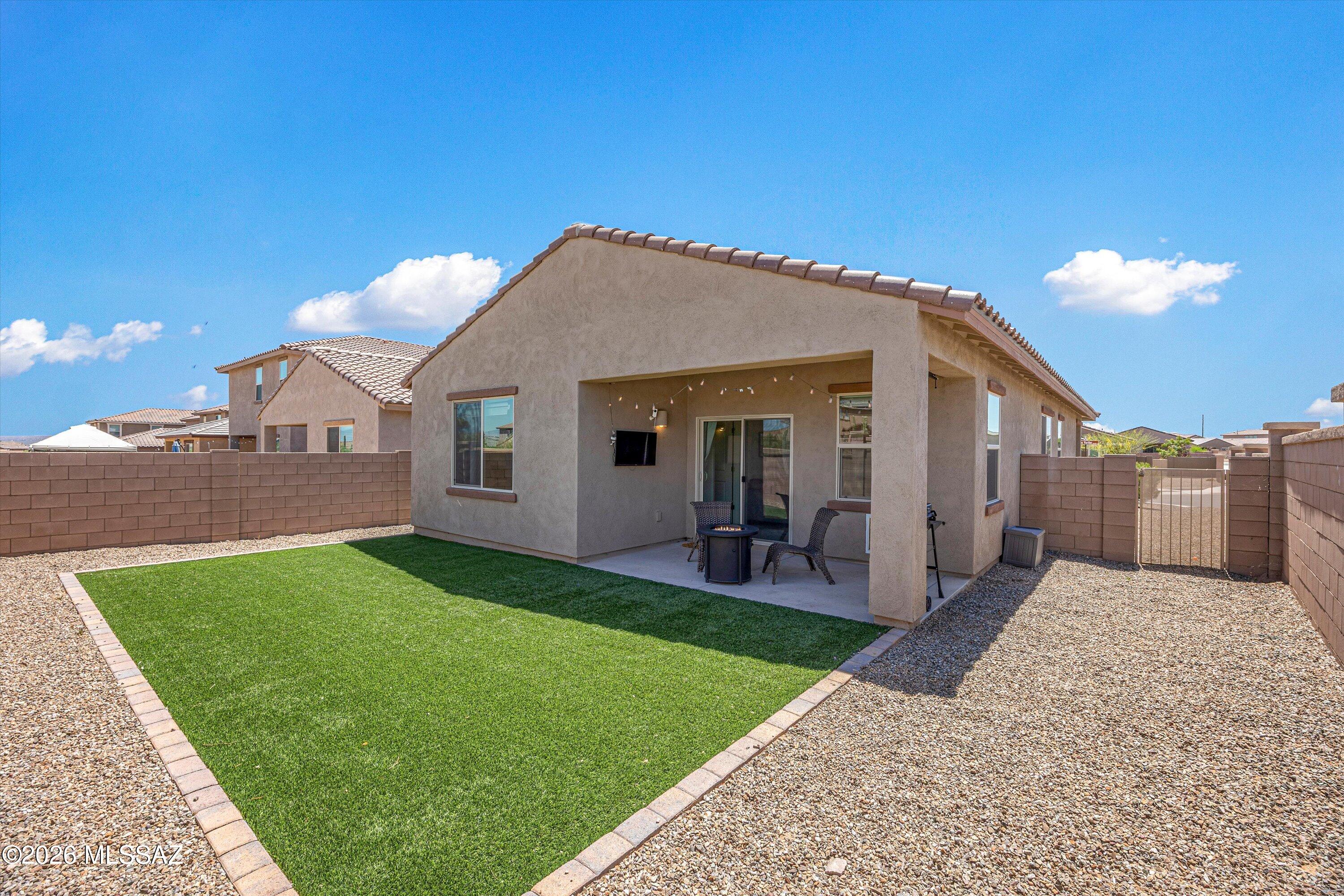 Seller willing to offer $5,000 towards closing costs!Located on a premium corner lot, this 3-year-old home offers abundant natural light and added privacy with no neighbors behind, creating an open, airy feel. The landscaping is already complete, saving both time and money!
Open concept layout designed for hosting dinners and game nights! The split floorplan provides comfortable separation. A home warranty is included for added peace of mind. Enjoy all that Rancho Sahuarita has to offer, including a lake, community center with pool and fitness facilities, walking trails, and a vibrant, active lifestyle. Plus, a new community center is planned just a half mile away. Conveniently located near everyday shopping and amenities, this home delivers exceptional value.