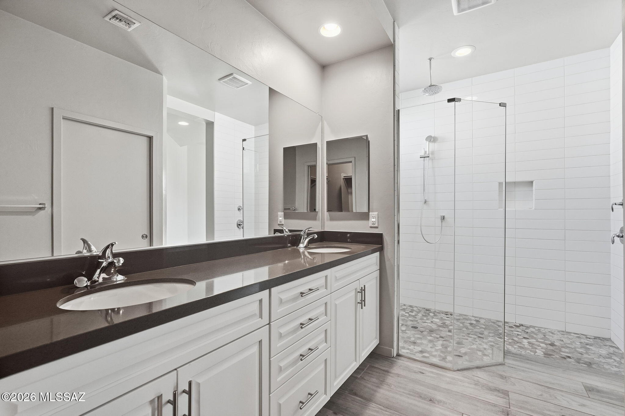 Elementary Place SQ20163230723 - Residential