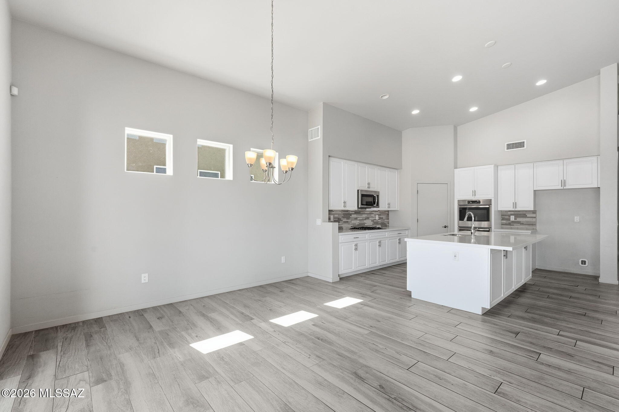 Elementary Place SQ20163230723 - Residential