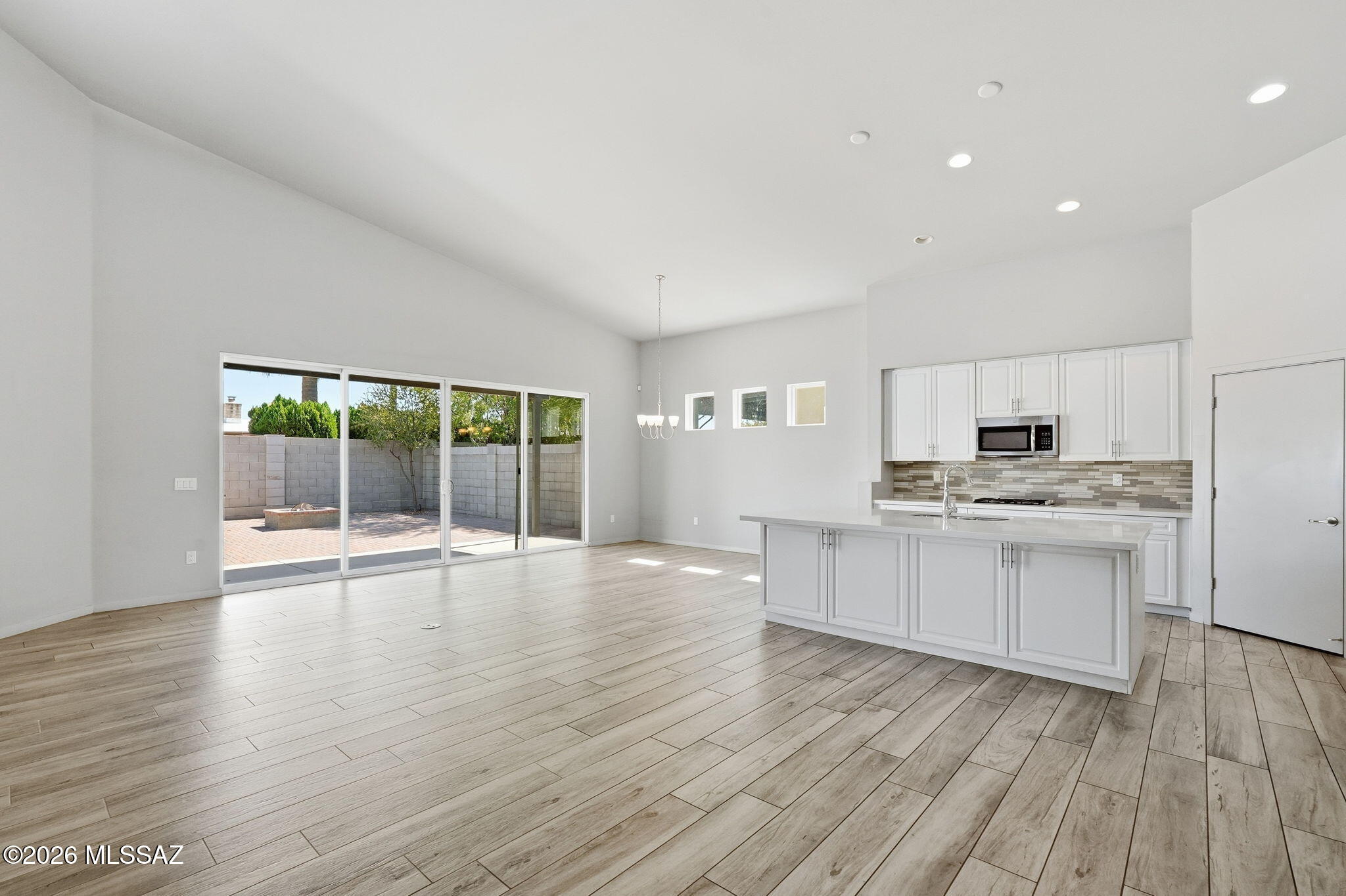 Elementary Place SQ20163230723 - Residential