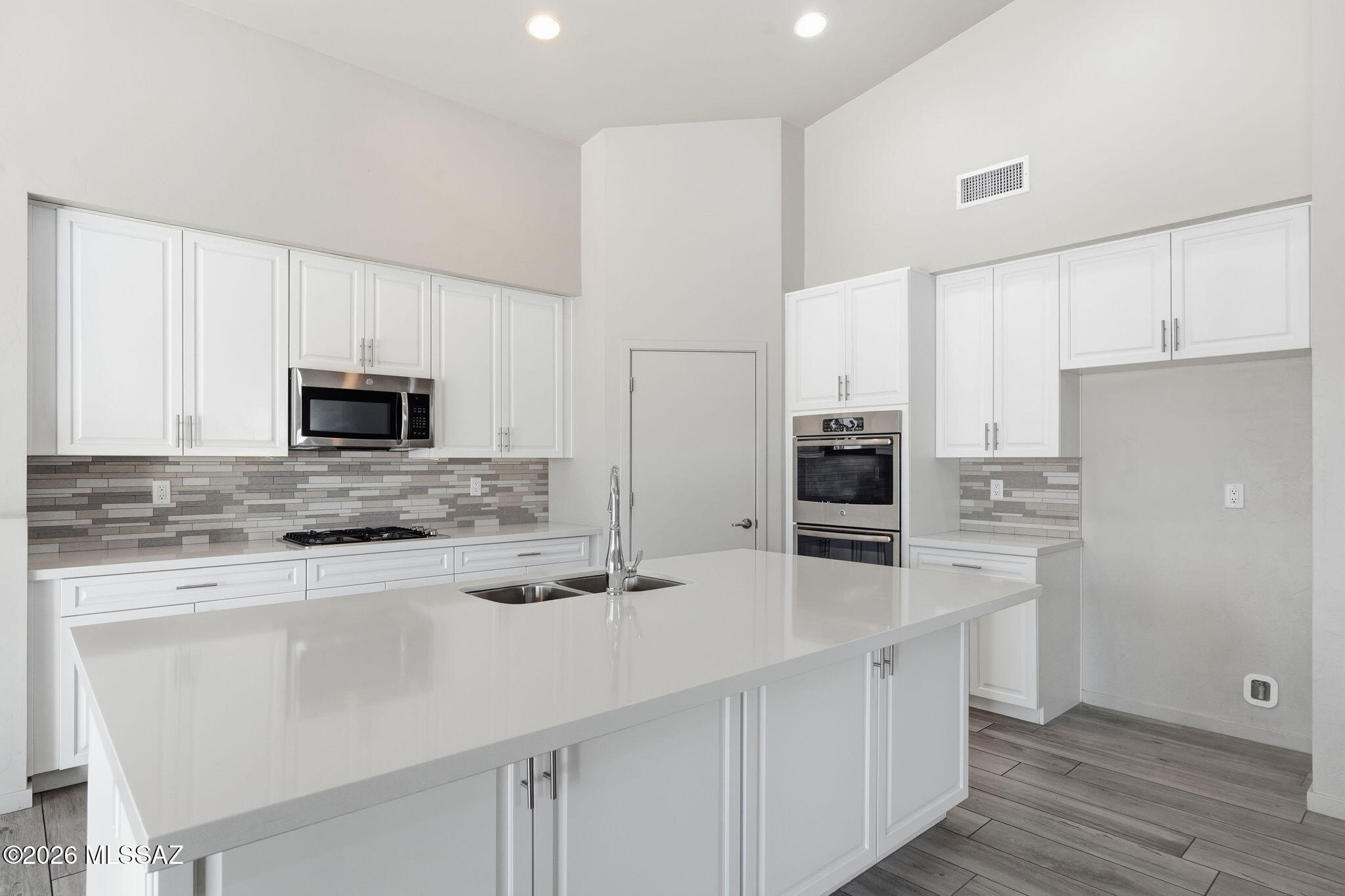Elementary Place SQ20163230723 - Residential