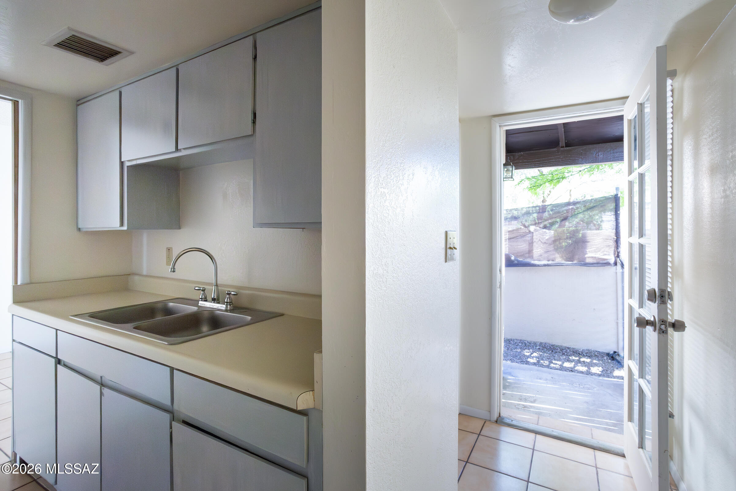 Rolling Hills - Residential Lease