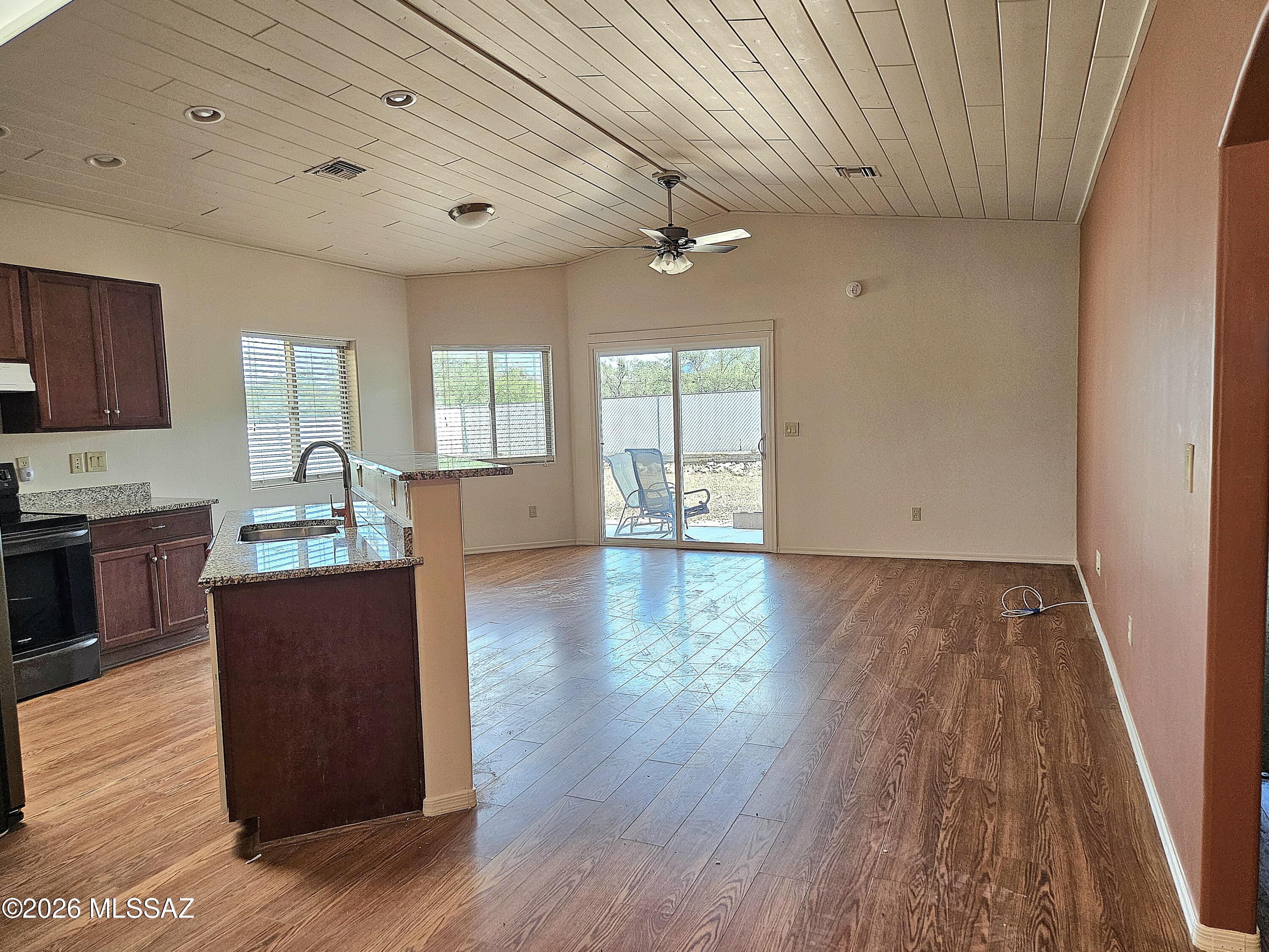 Mescal Lakes - Residential