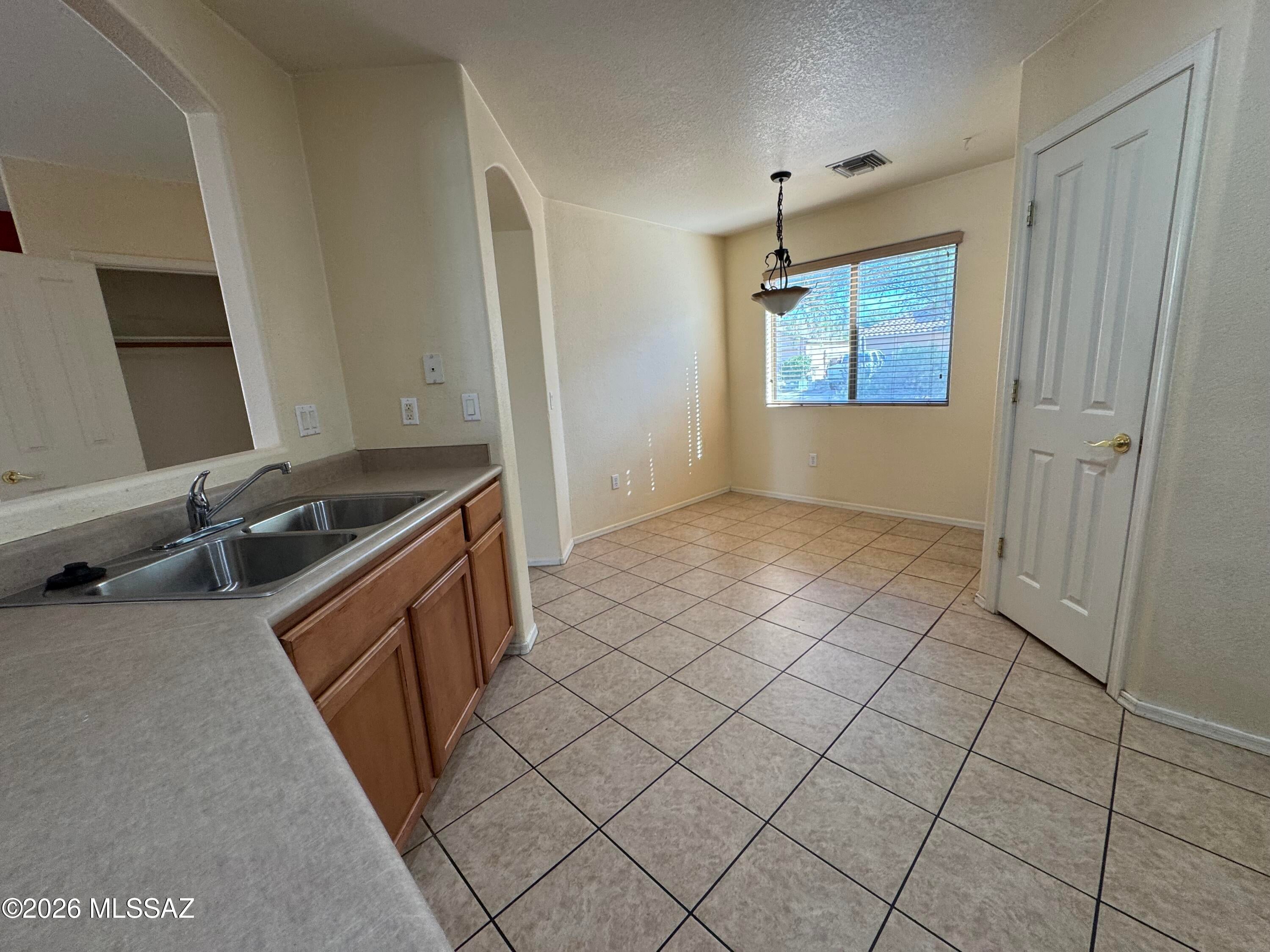 Vista Montana Estates - Residential Lease