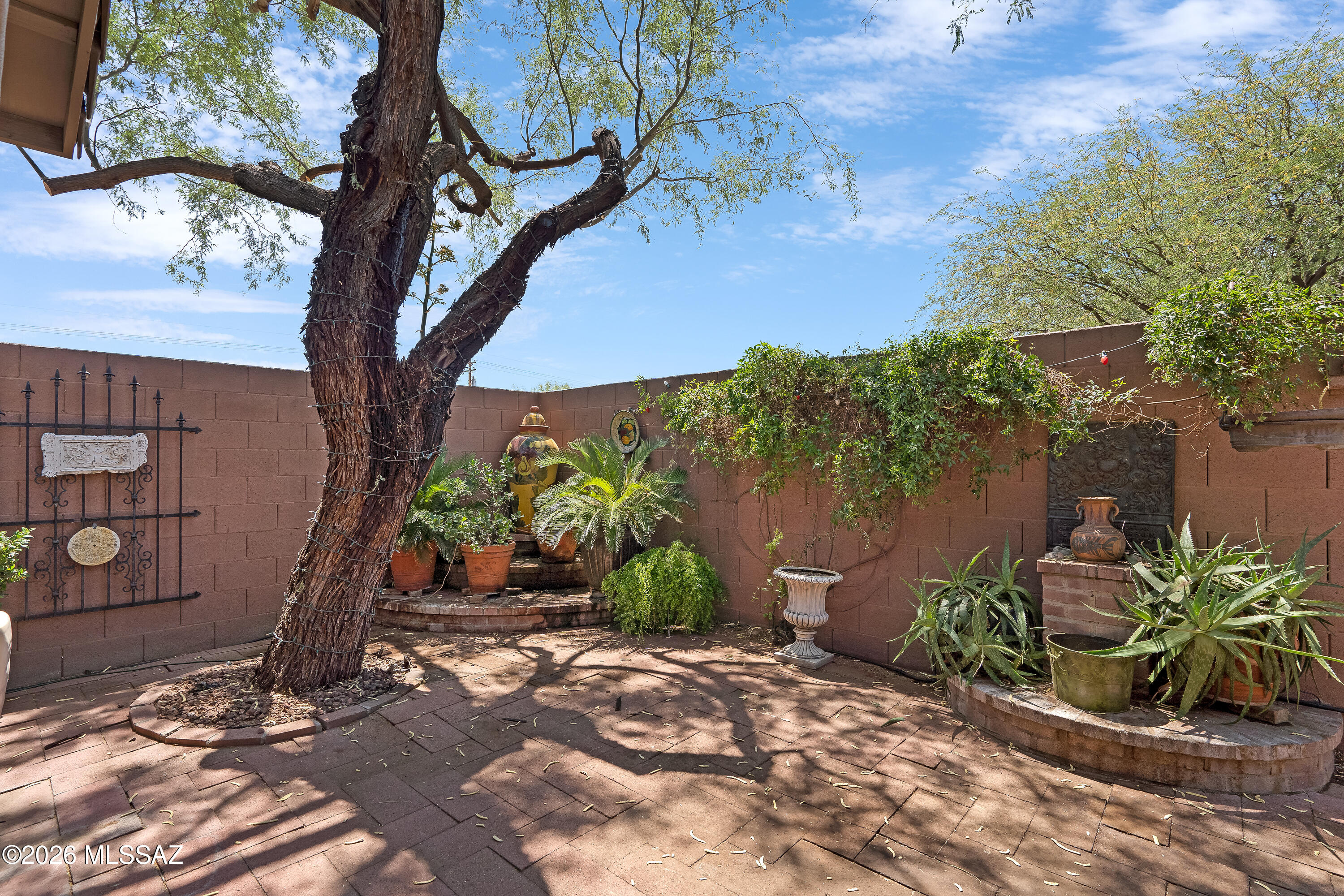 Hacienda Del Rio (1-118) - Residential