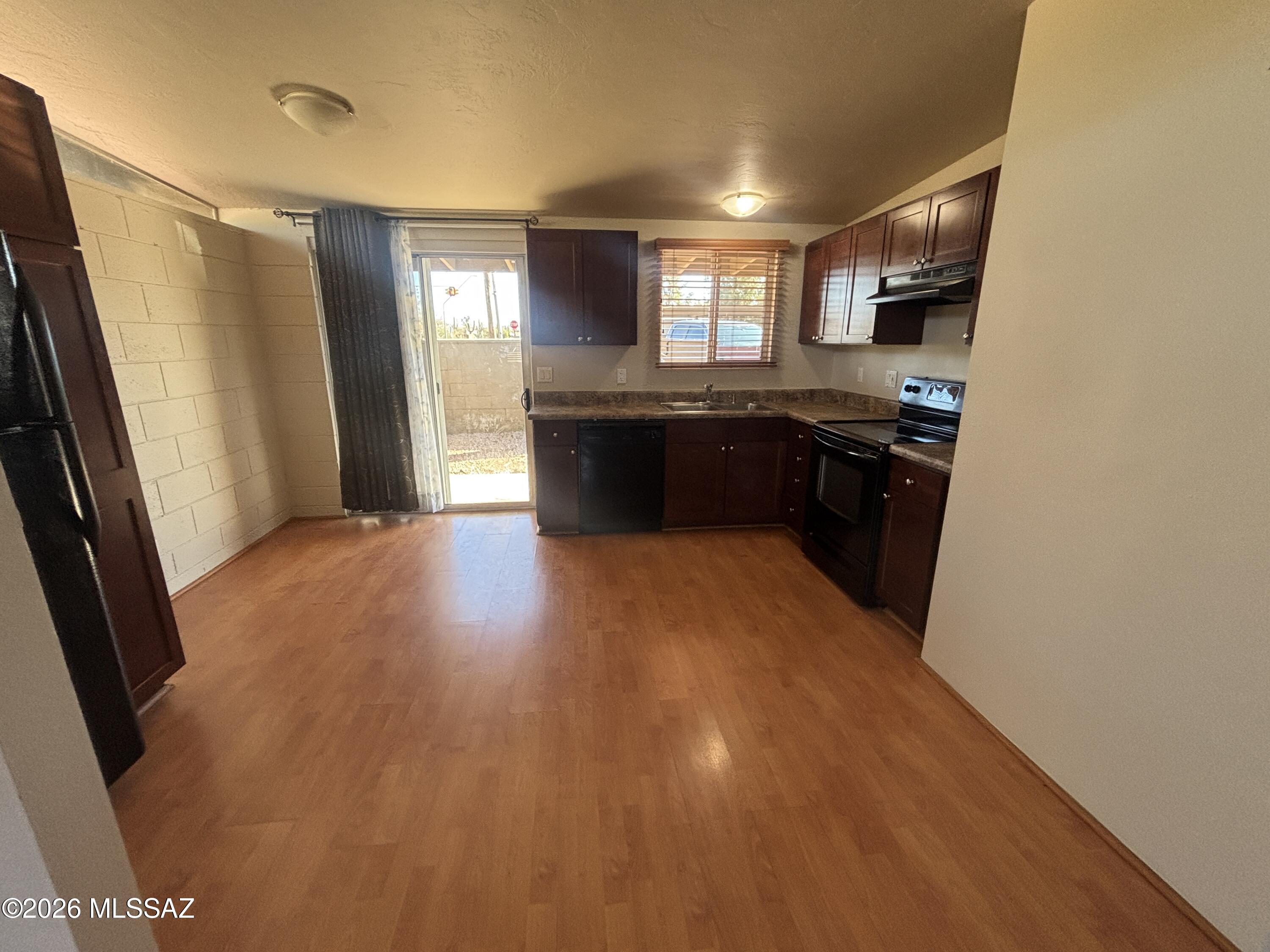 Columbus Park Condominiums (1-60) - Residential Lease