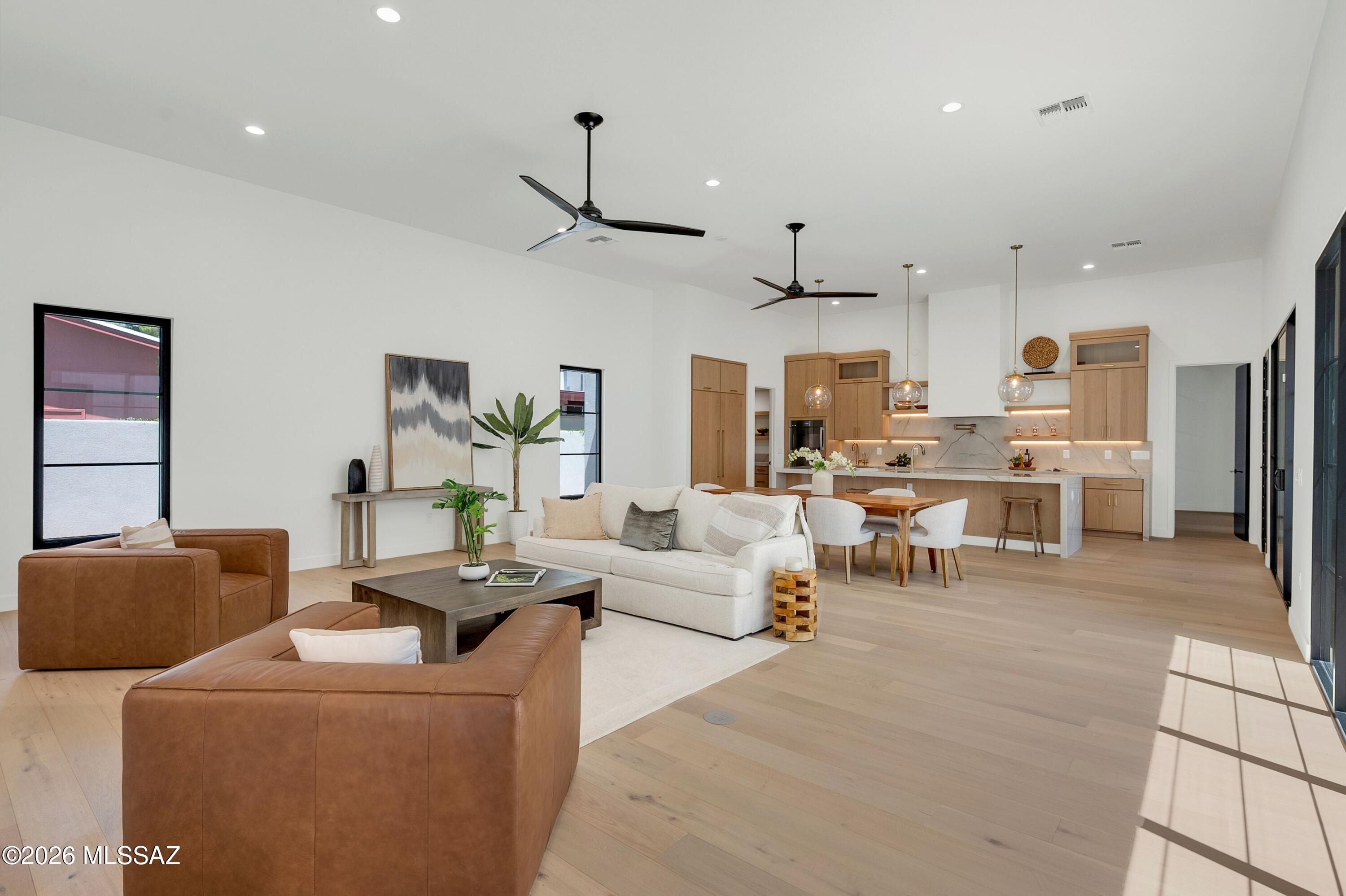 El Montevideo Estates - Residential