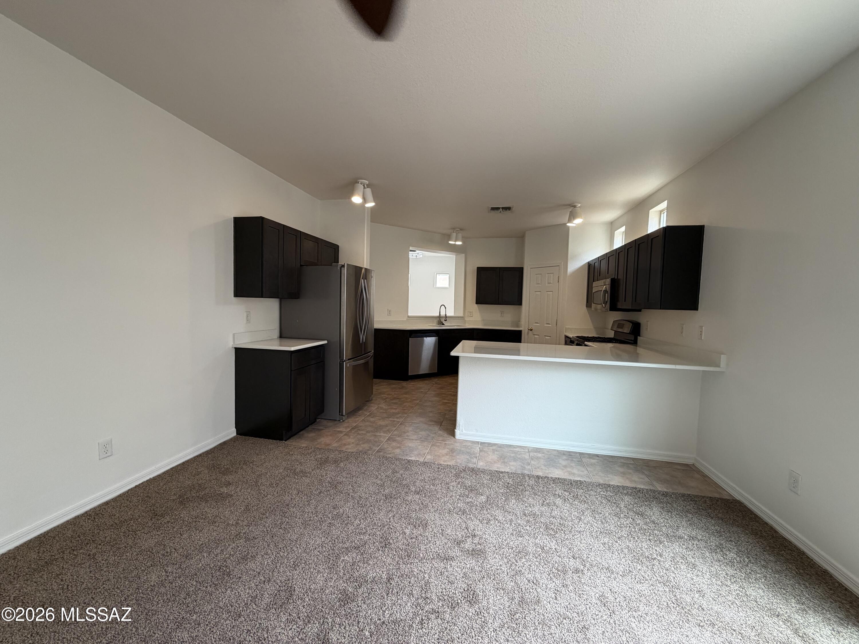 Presidio De Madrid (1-139) - Residential Lease