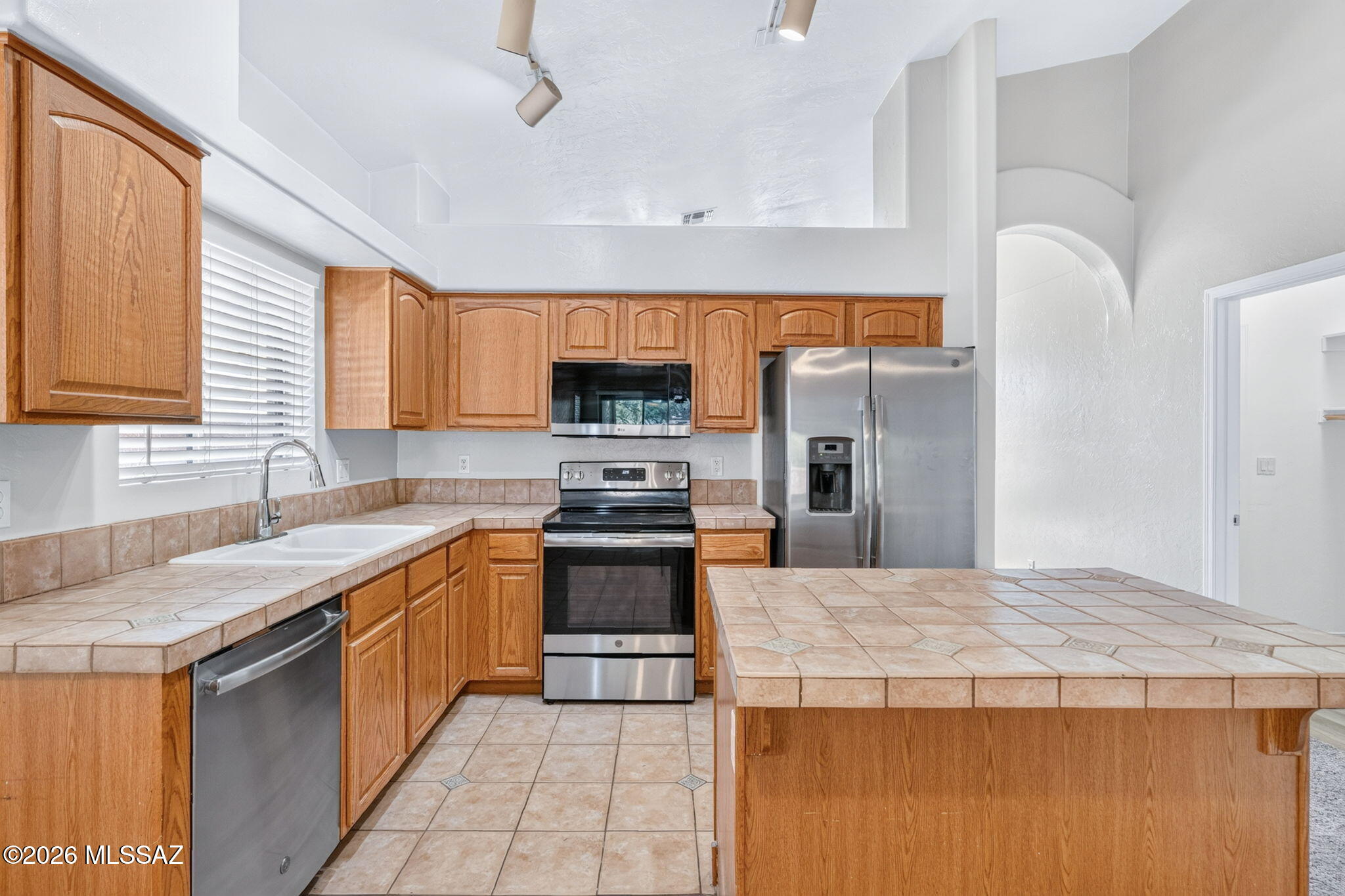 Presidio Del Rio  (1-162) - Residential Lease