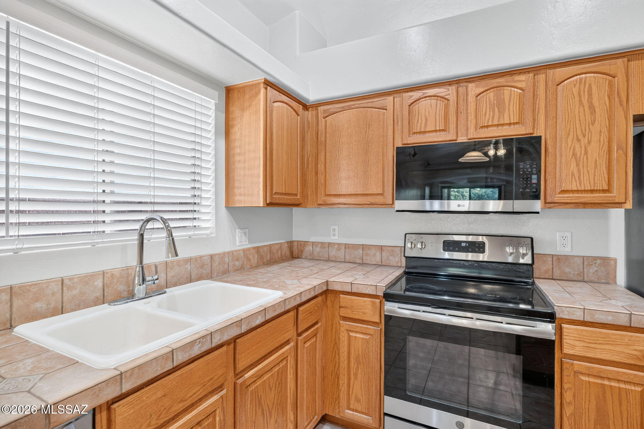 Presidio Del Rio  (1-162) - Residential Lease