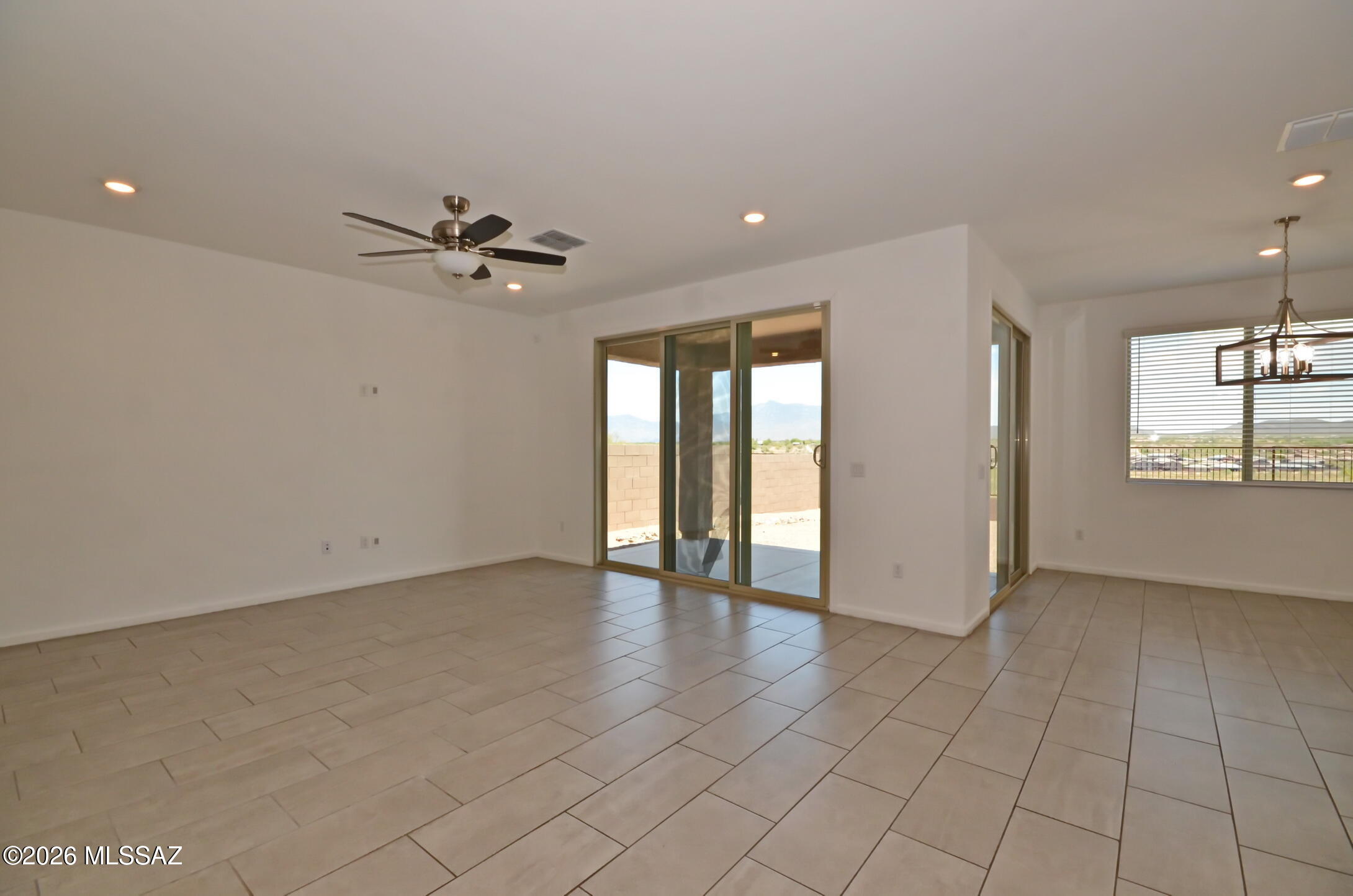 The Vistas At Rincon Knolls SQ20152600506 - Residential