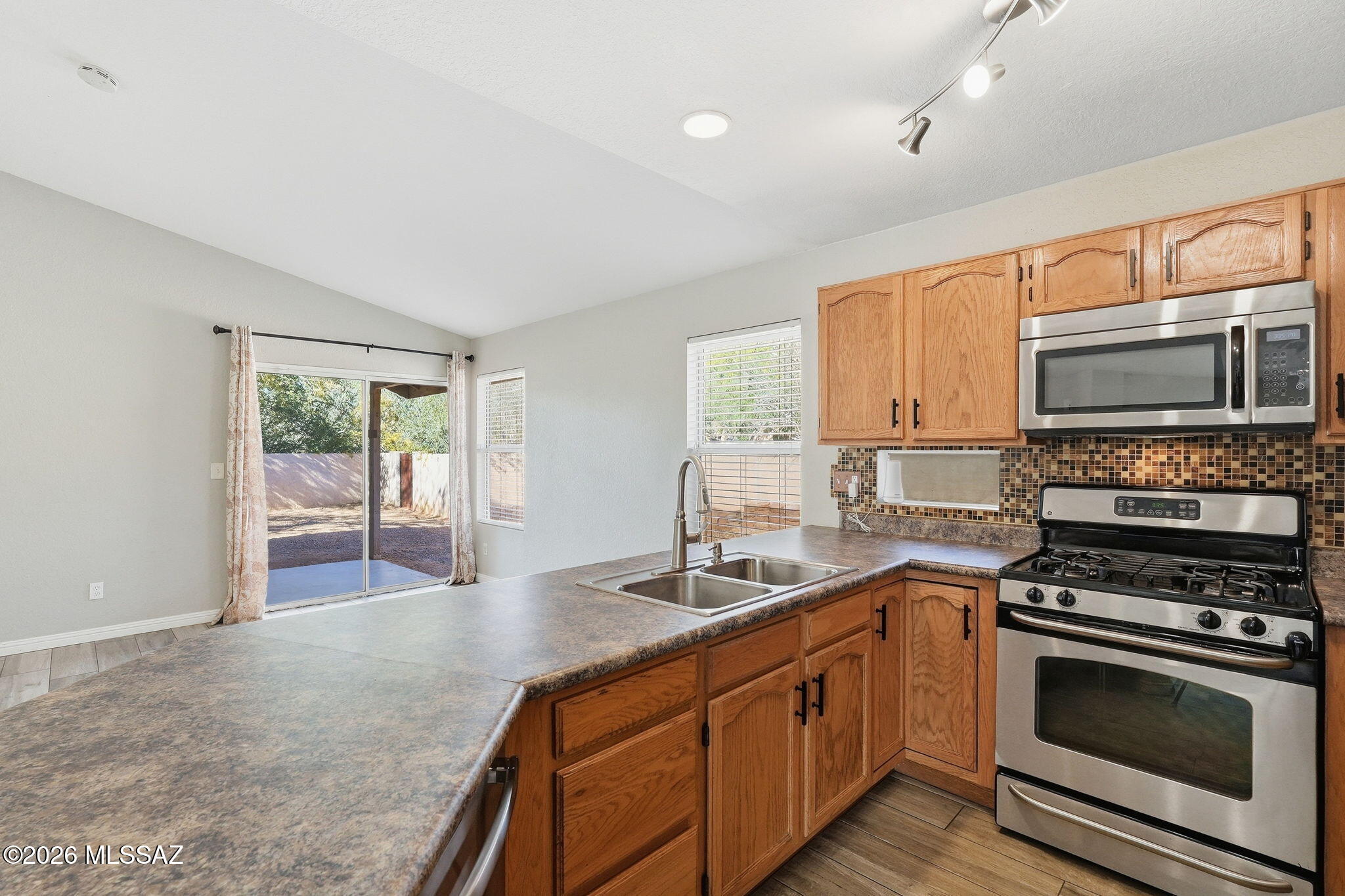 Country Highlands (1-180) - Residential