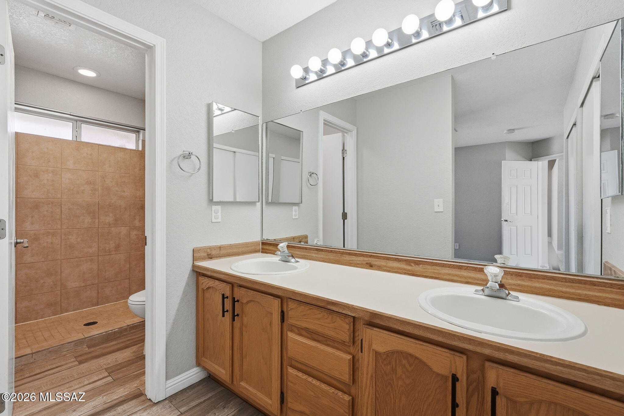 Country Highlands (1-180) - Residential