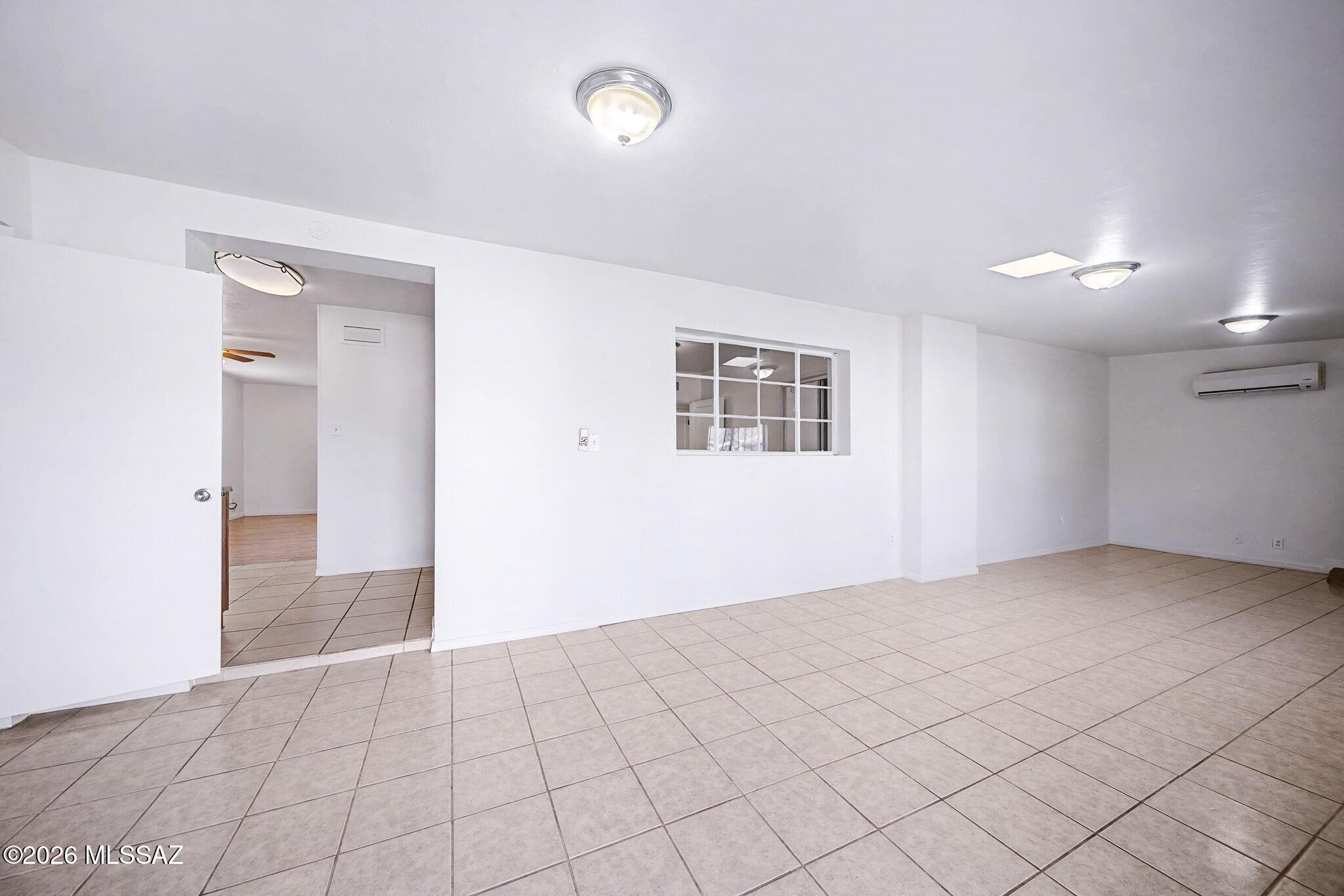 Country Club Annex - Residential Lease