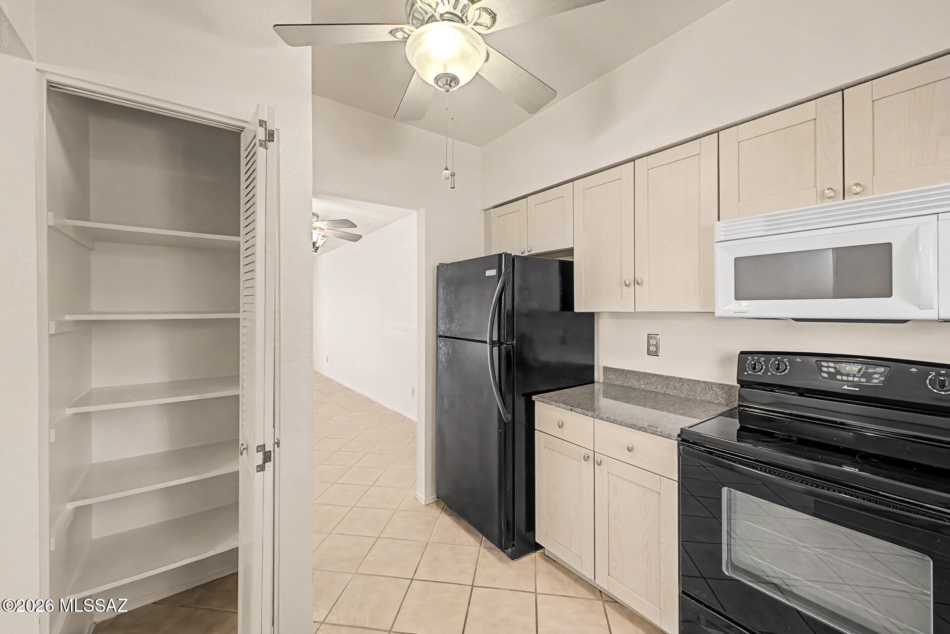 Pantano Park Townhouses - Residential