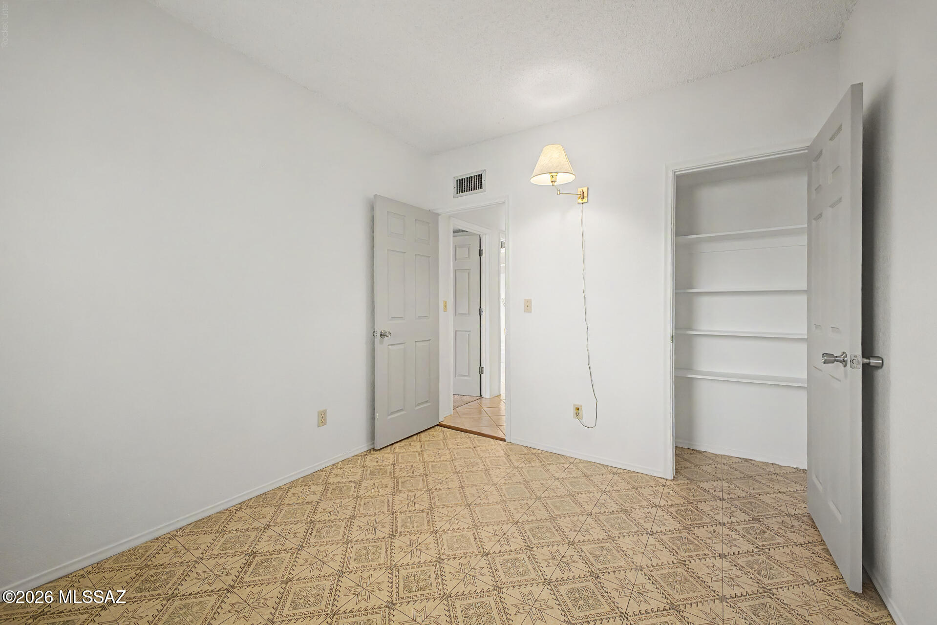 Pantano Park Townhouses - Residential