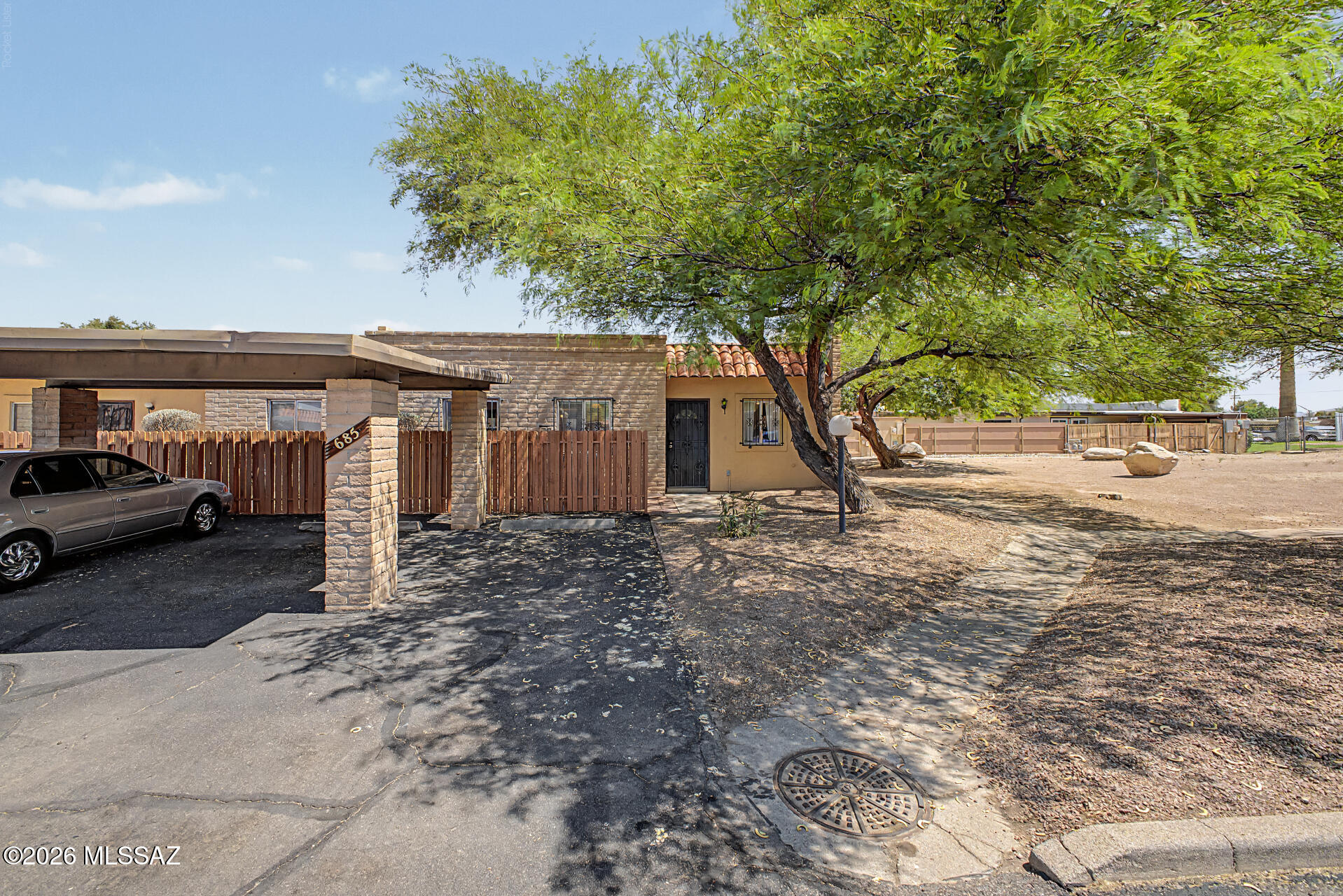 Pantano Park Townhouses - Residential