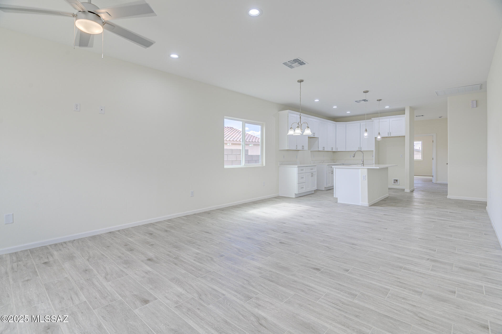 New Tucson Unit NO. 4 (1-203) - Residential
