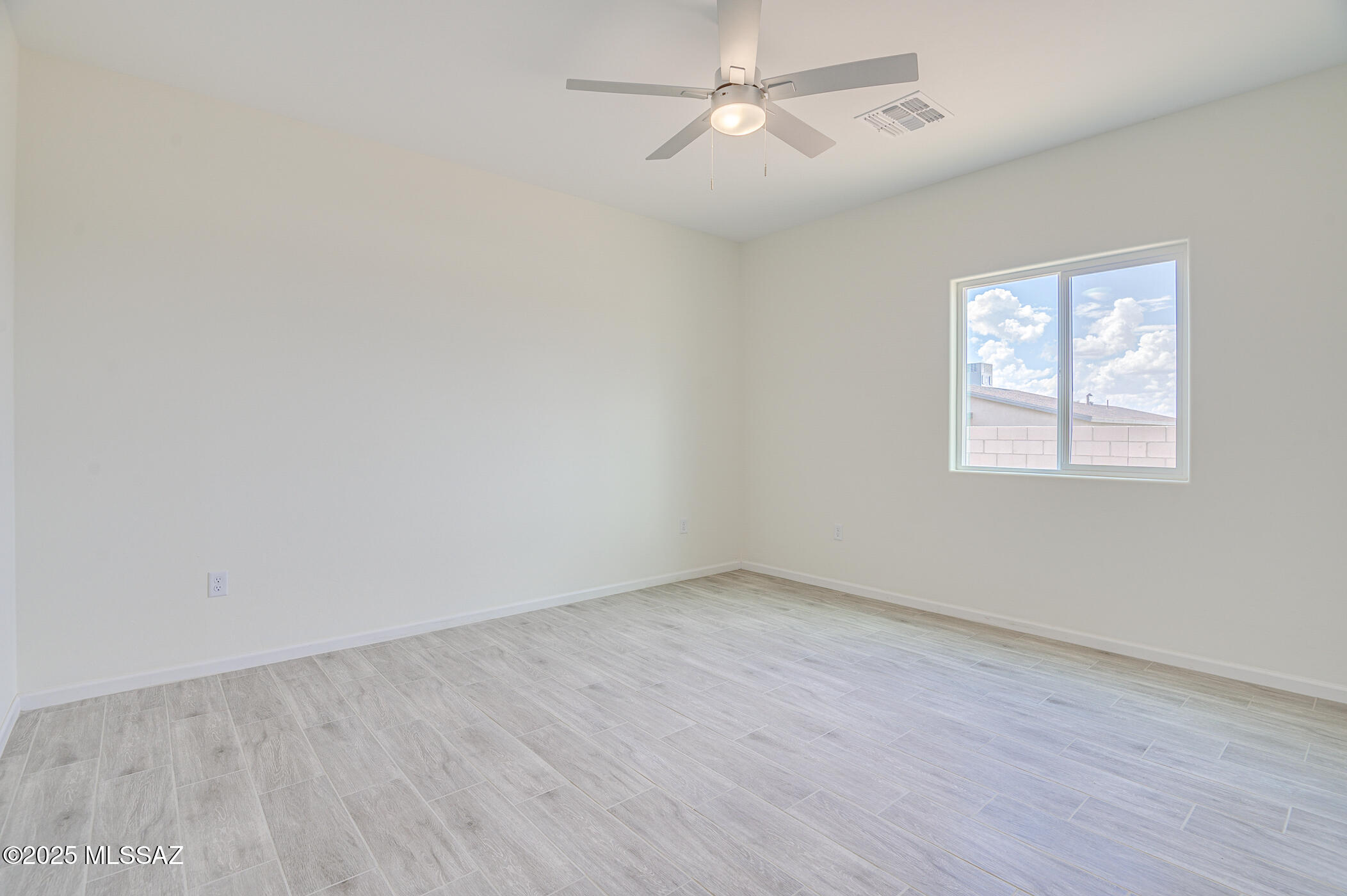 New Tucson Unit NO. 4 (1-203) - Residential