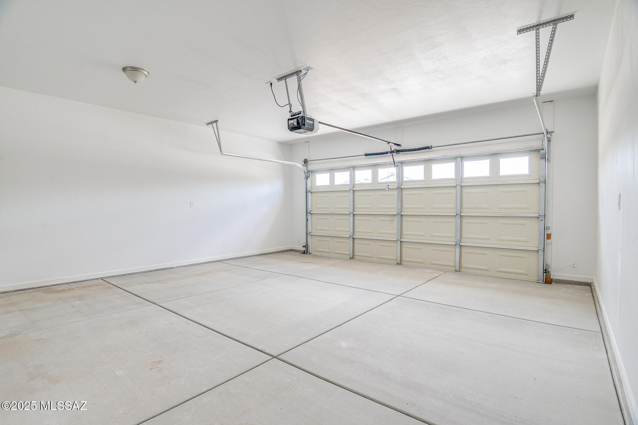 New Tucson Unit NO. 4 (1-203) - Residential