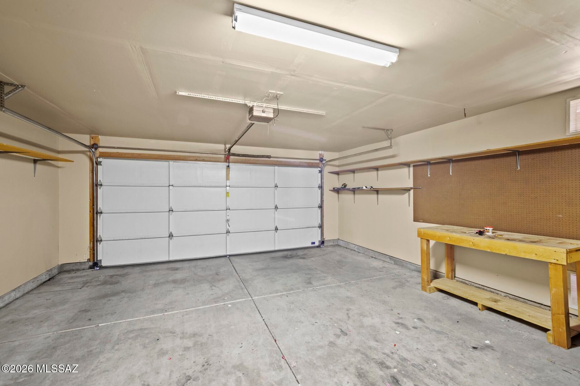 Country Club(1-221) - Residential Lease