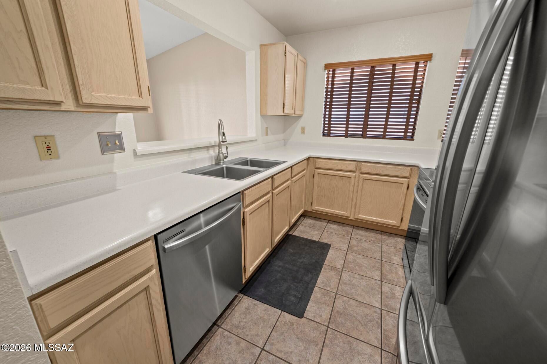 Country Club(1-221) - Residential Lease