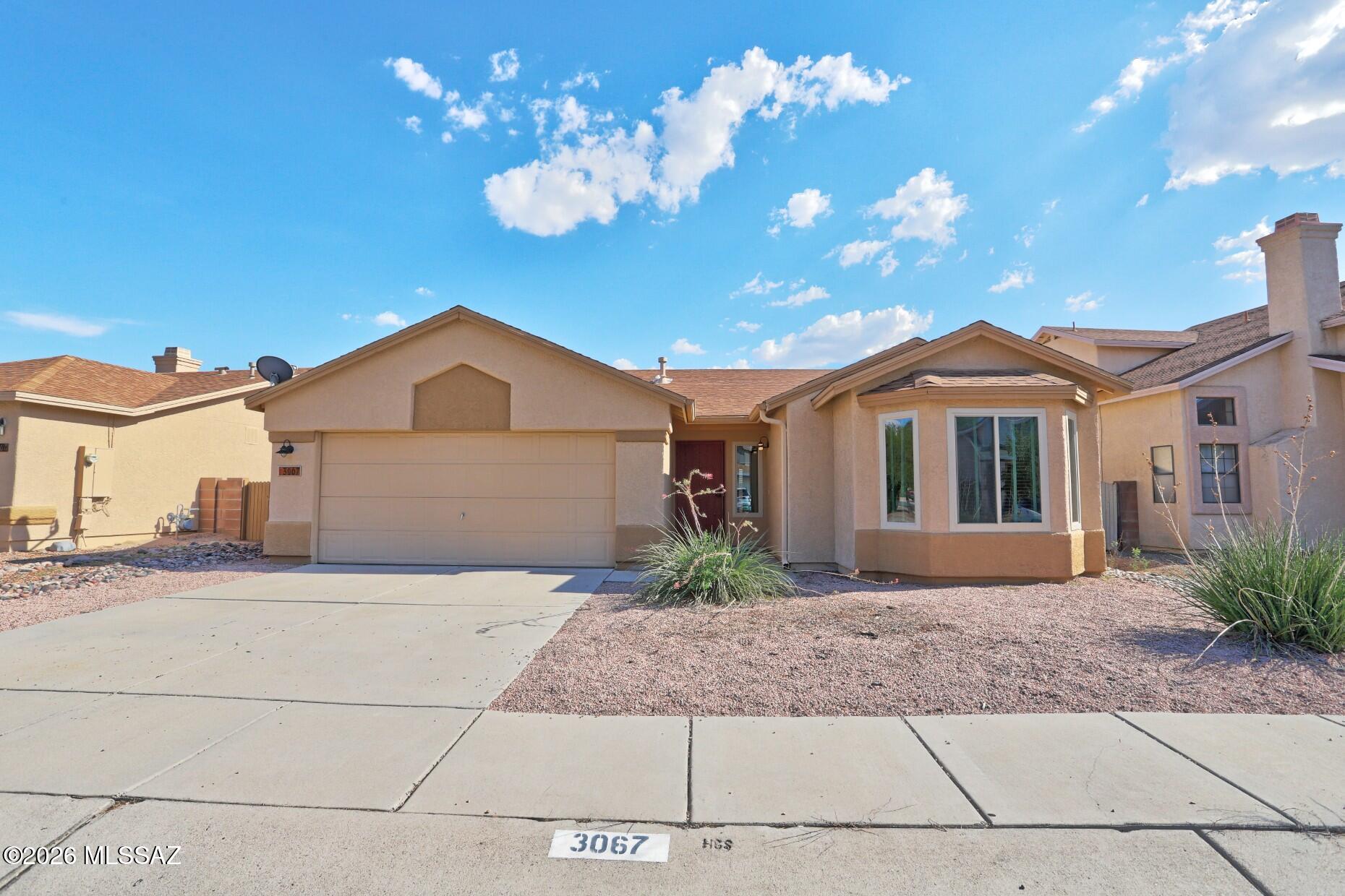 Country Club(1-221) - Residential Lease