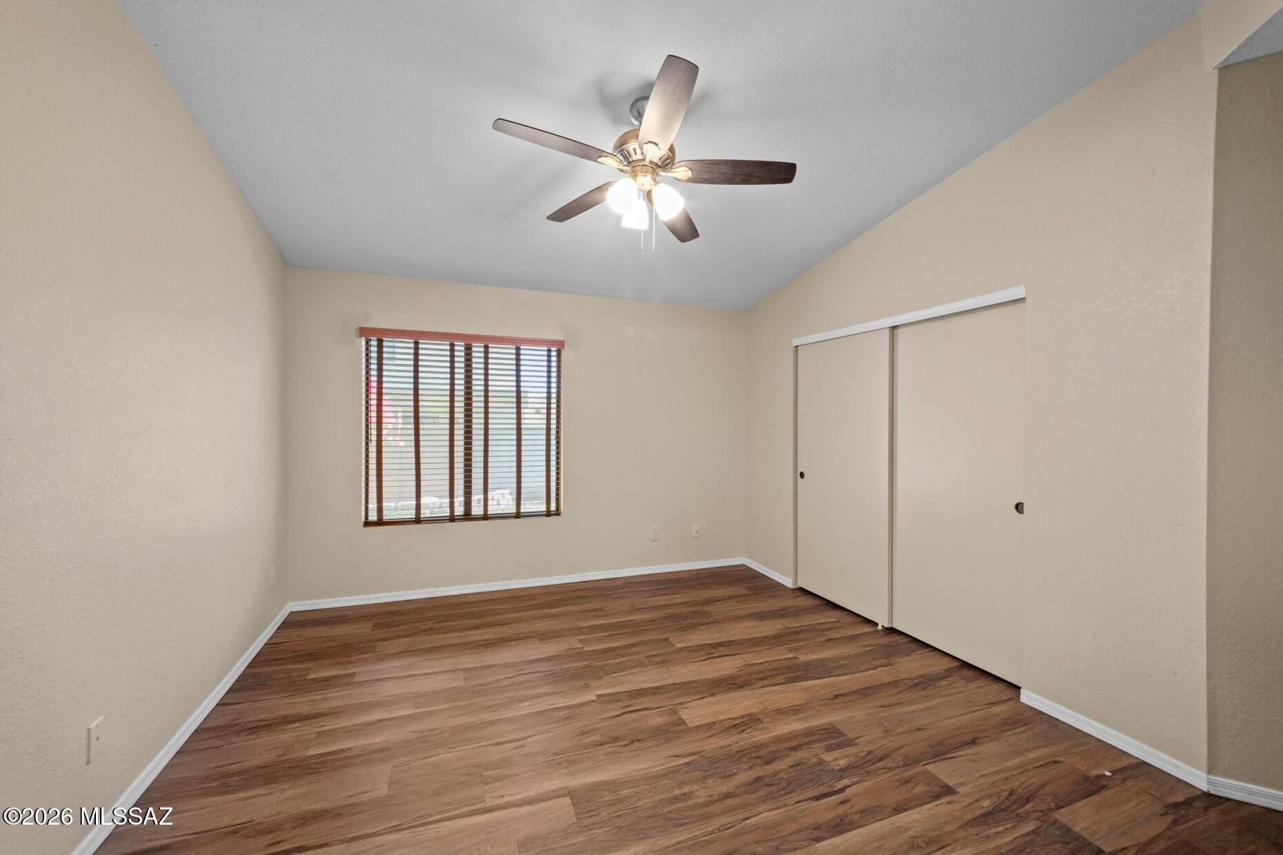 Country Club(1-221) - Residential Lease